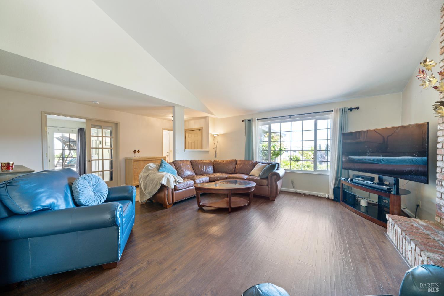 Detail Gallery Image 5 of 52 For 124 Hydrangea Ct, Vallejo,  CA 94591 - 4 Beds | 2/1 Baths