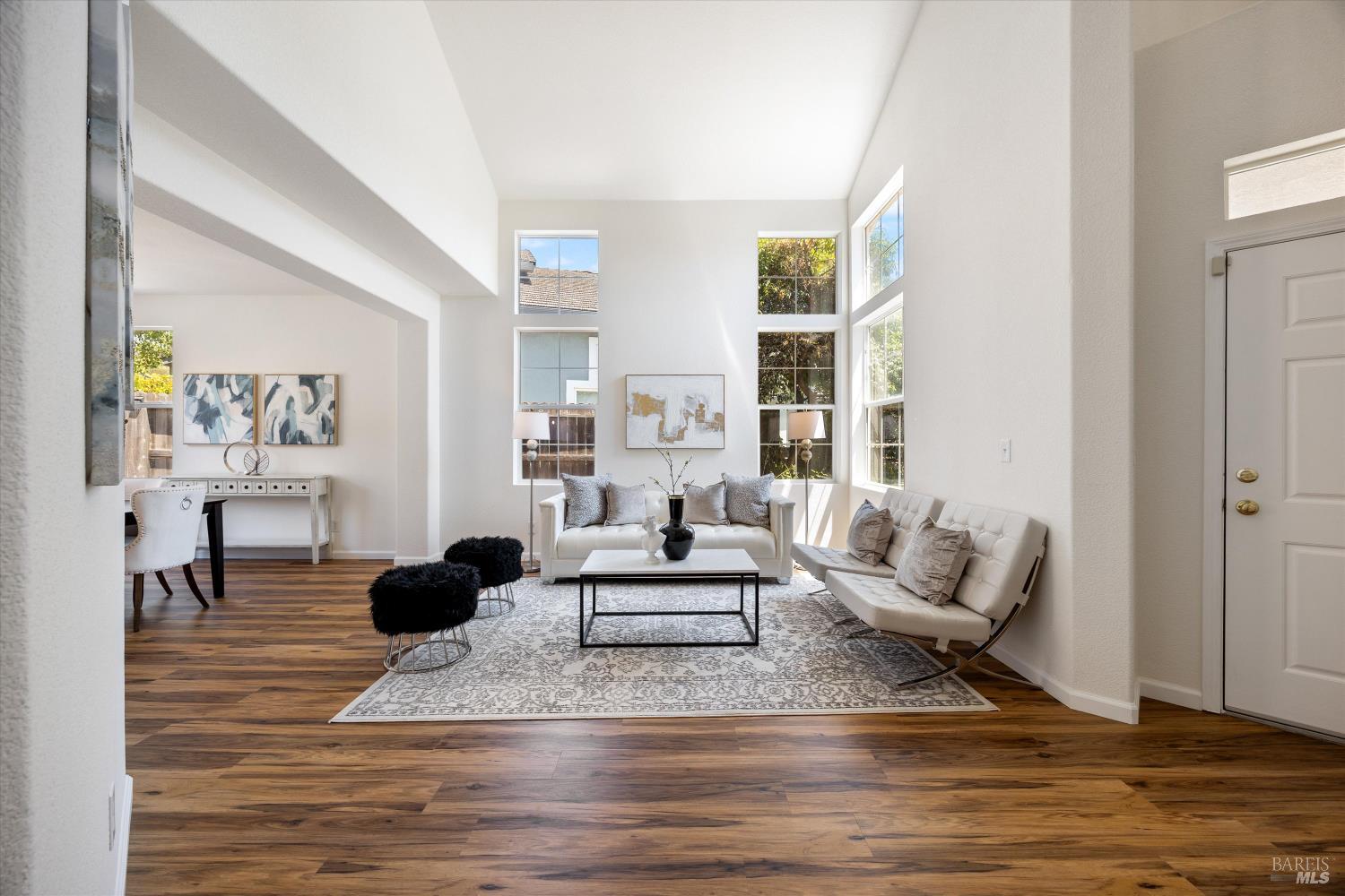 Detail Gallery Image 5 of 56 For 6243 Pebble Beach Dr, Vallejo,  CA 94591 - 4 Beds | 3 Baths