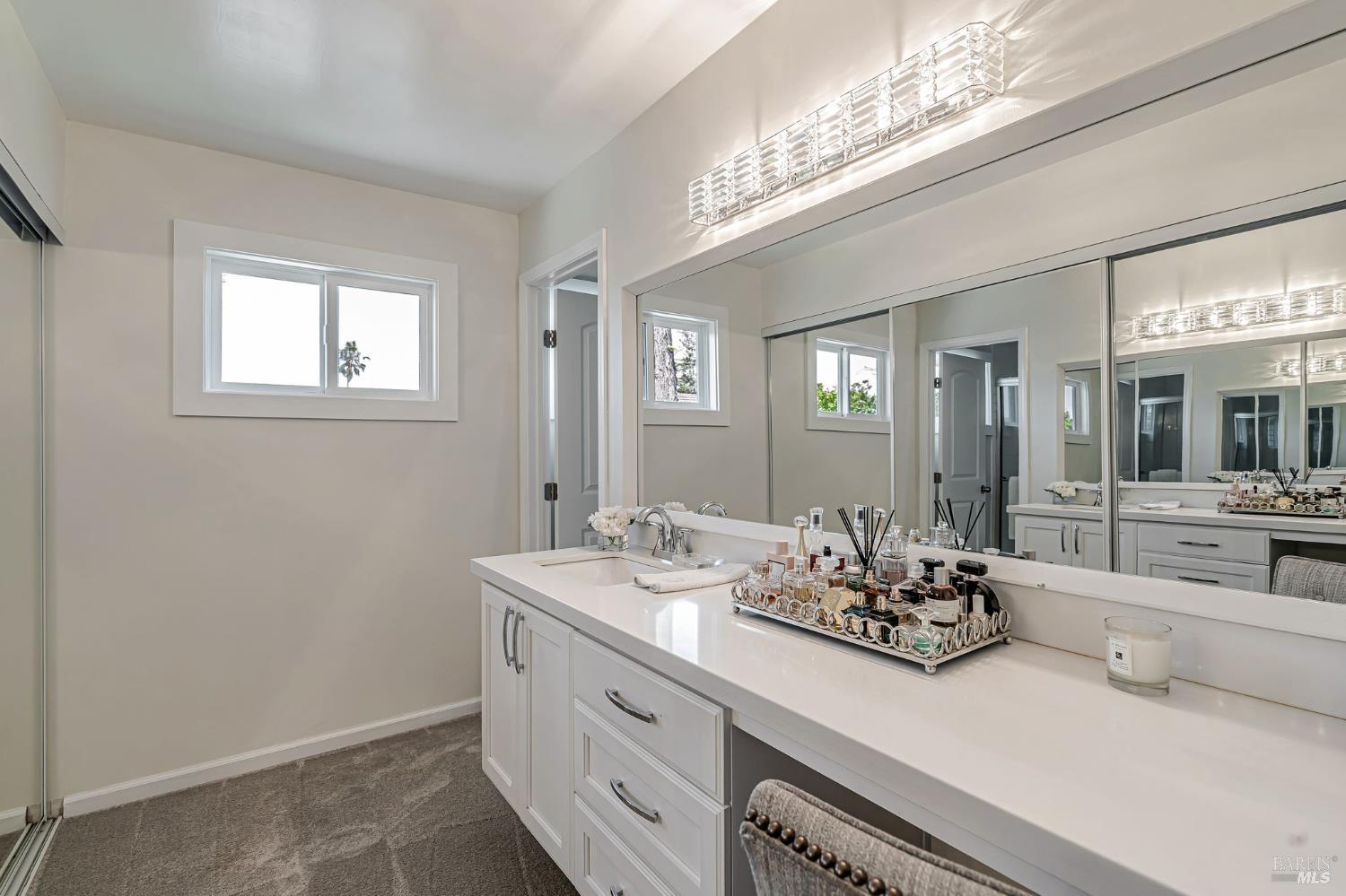 Detail Gallery Image 32 of 40 For 1704 Granada Ct, Petaluma,  CA 94954 - 5 Beds | 2/1 Baths