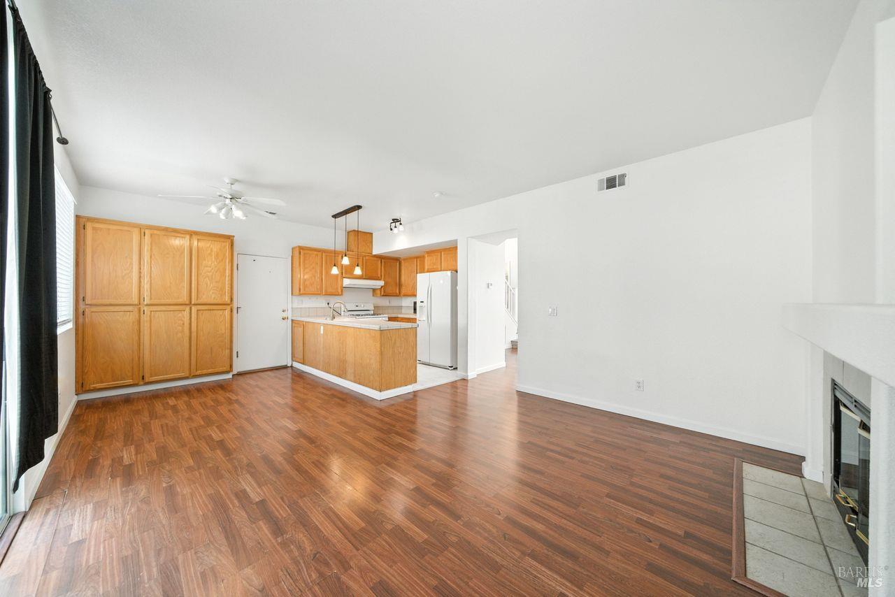 Detail Gallery Image 7 of 22 For 2335 Turquoise Way, Santa Rosa,  CA 95404 - 4 Beds | 2/1 Baths