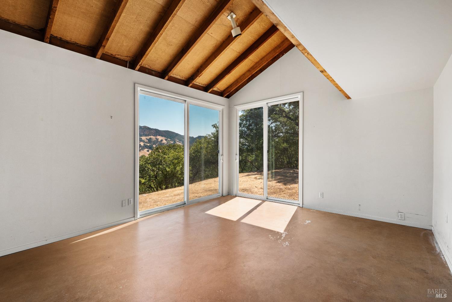 Detail Gallery Image 12 of 24 For 510 Wall Rd, Napa,  CA 94558 - 3 Beds | 2 Baths