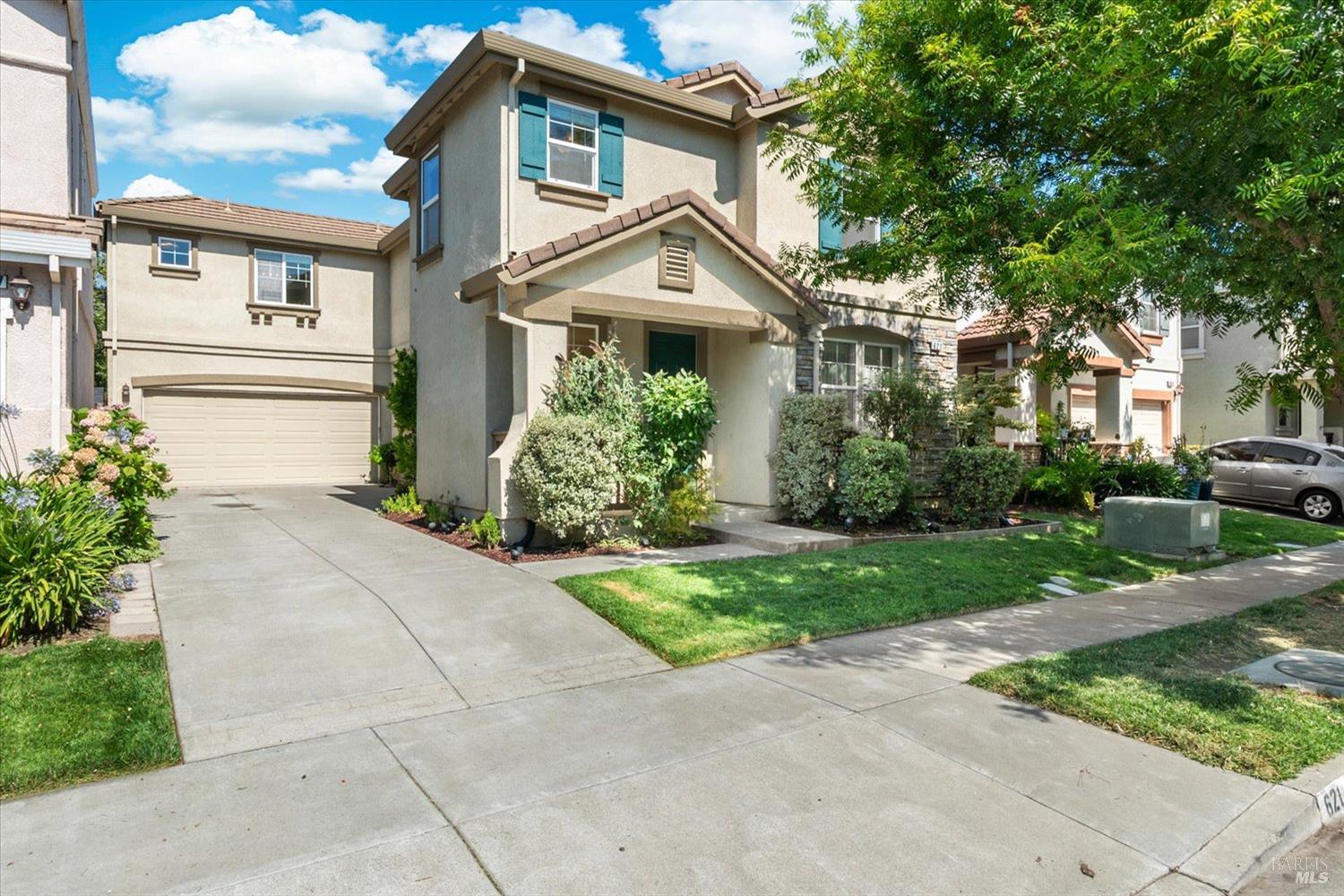 Detail Gallery Image 2 of 34 For 621 Greentree Cir, Fairfield,  CA 94534 - 3 Beds | 2/1 Baths