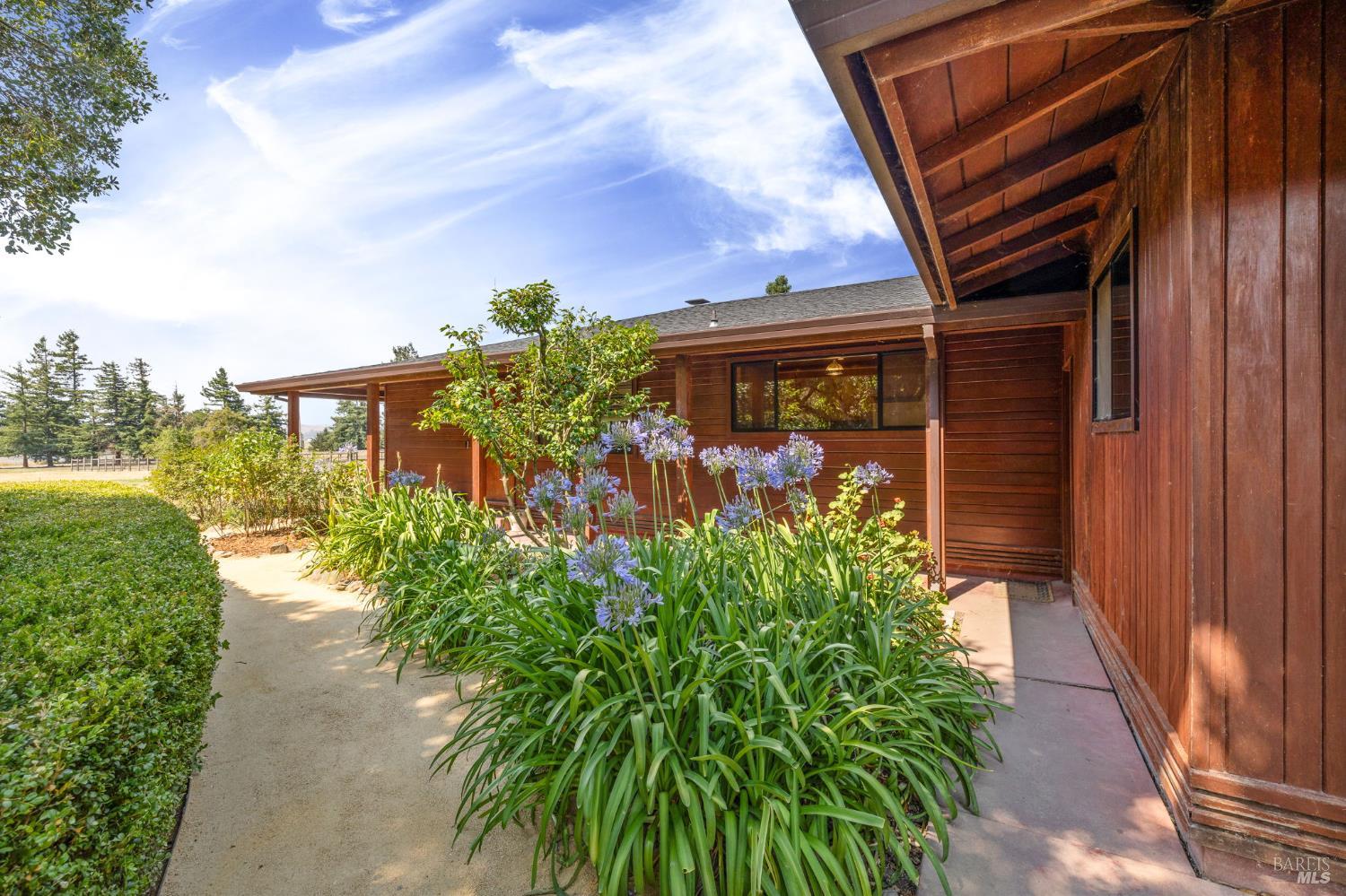 Detail Gallery Image 4 of 44 For 249 Orchard Ln, Penngrove,  CA 94951 - 3 Beds | 2 Baths