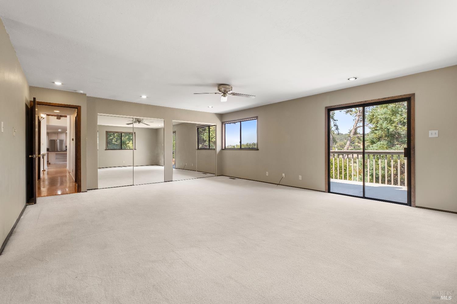 Detail Gallery Image 13 of 22 For 607 Bugeia Ln, Novato,  CA 94945 - 5 Beds | 3 Baths