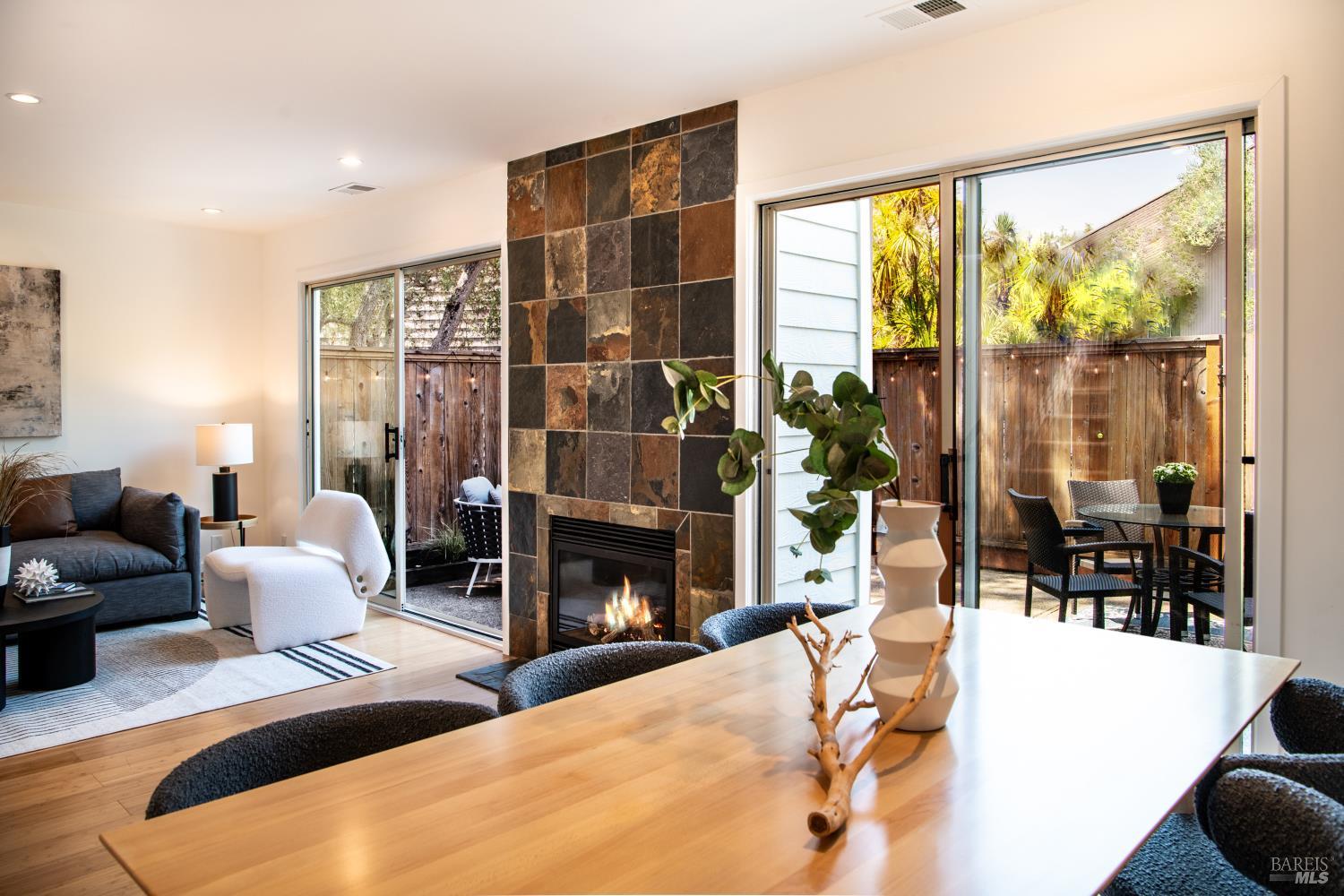Detail Gallery Image 9 of 67 For 89 Mariner Green Dr, Corte Madera,  CA 94925 - 4 Beds | 2/1 Baths