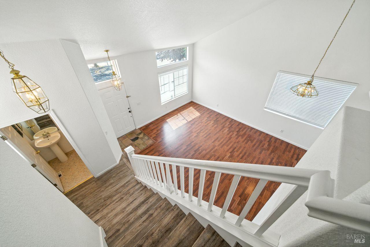 Detail Gallery Image 11 of 22 For 2335 Turquoise Way, Santa Rosa,  CA 95404 - 4 Beds | 2/1 Baths