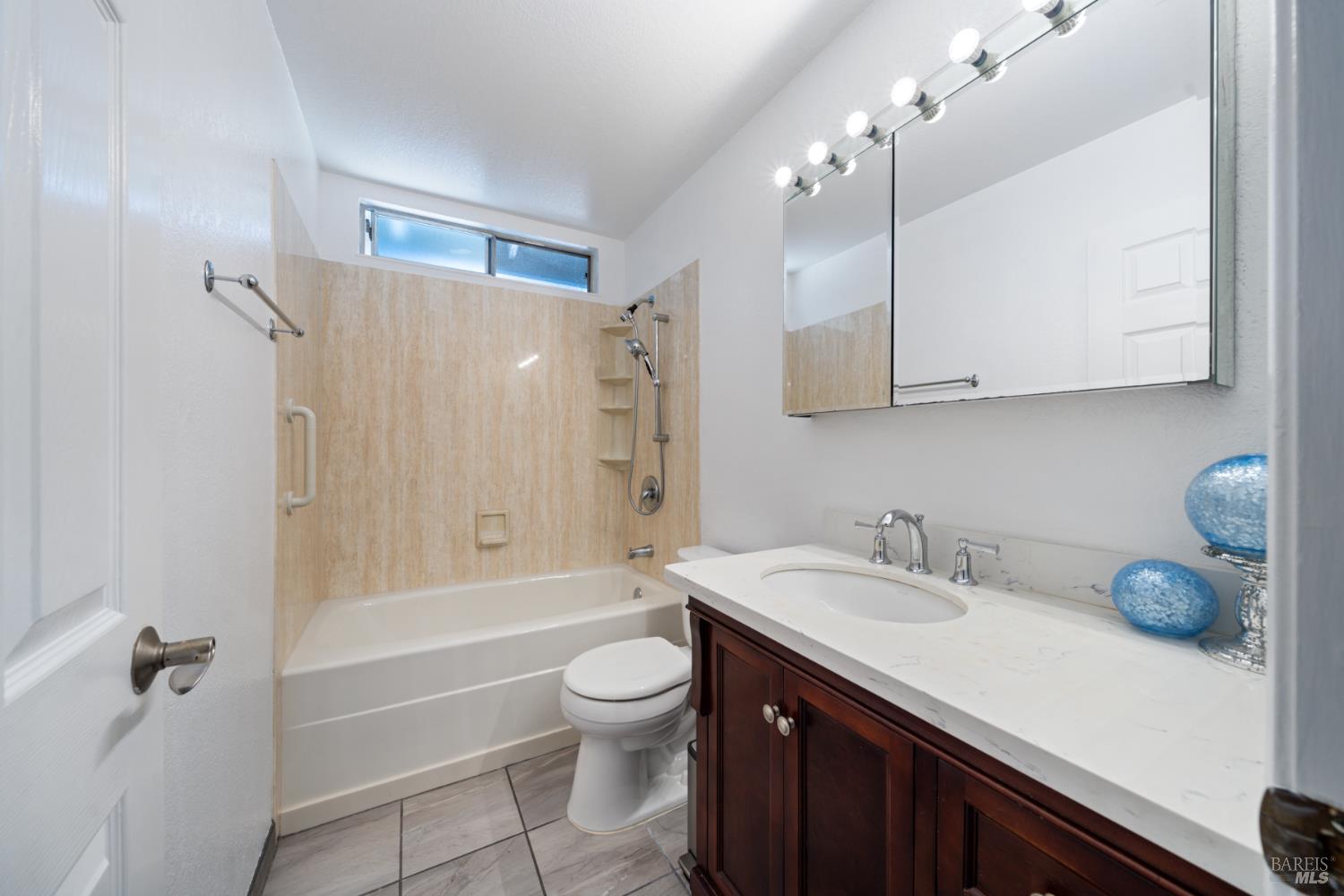Detail Gallery Image 28 of 52 For 124 Hydrangea Ct, Vallejo,  CA 94591 - 4 Beds | 2/1 Baths