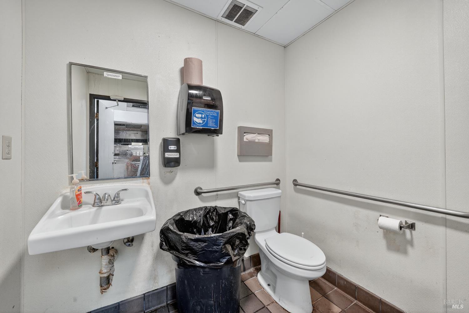 Detail Gallery Image 11 of 31 For 2305 Springs Rd, Vallejo,  CA 94591 - – Beds | – Baths