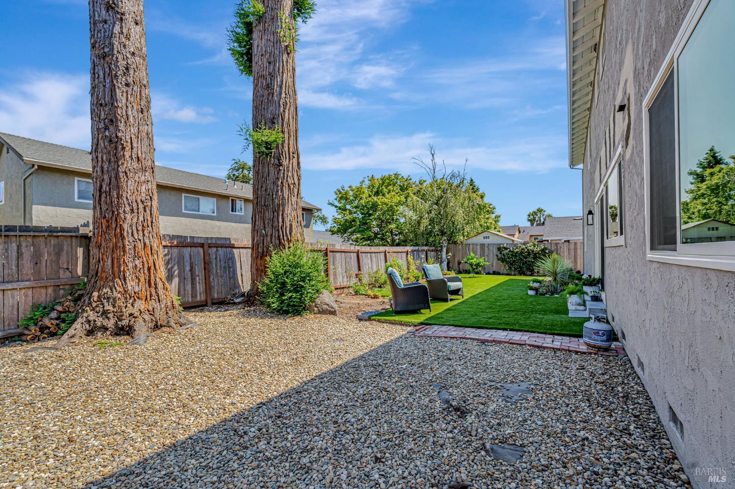 Detail Gallery Image 39 of 40 For 1704 Granada Ct, Petaluma,  CA 94954 - 5 Beds | 2/1 Baths