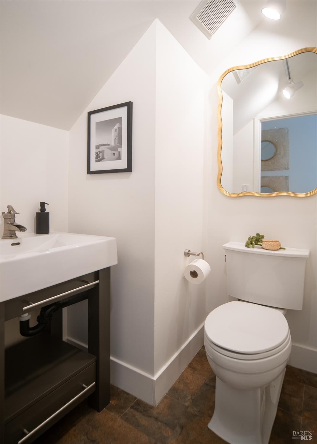 Detail Gallery Image 33 of 67 For 89 Mariner Green Dr, Corte Madera,  CA 94925 - 4 Beds | 2/1 Baths