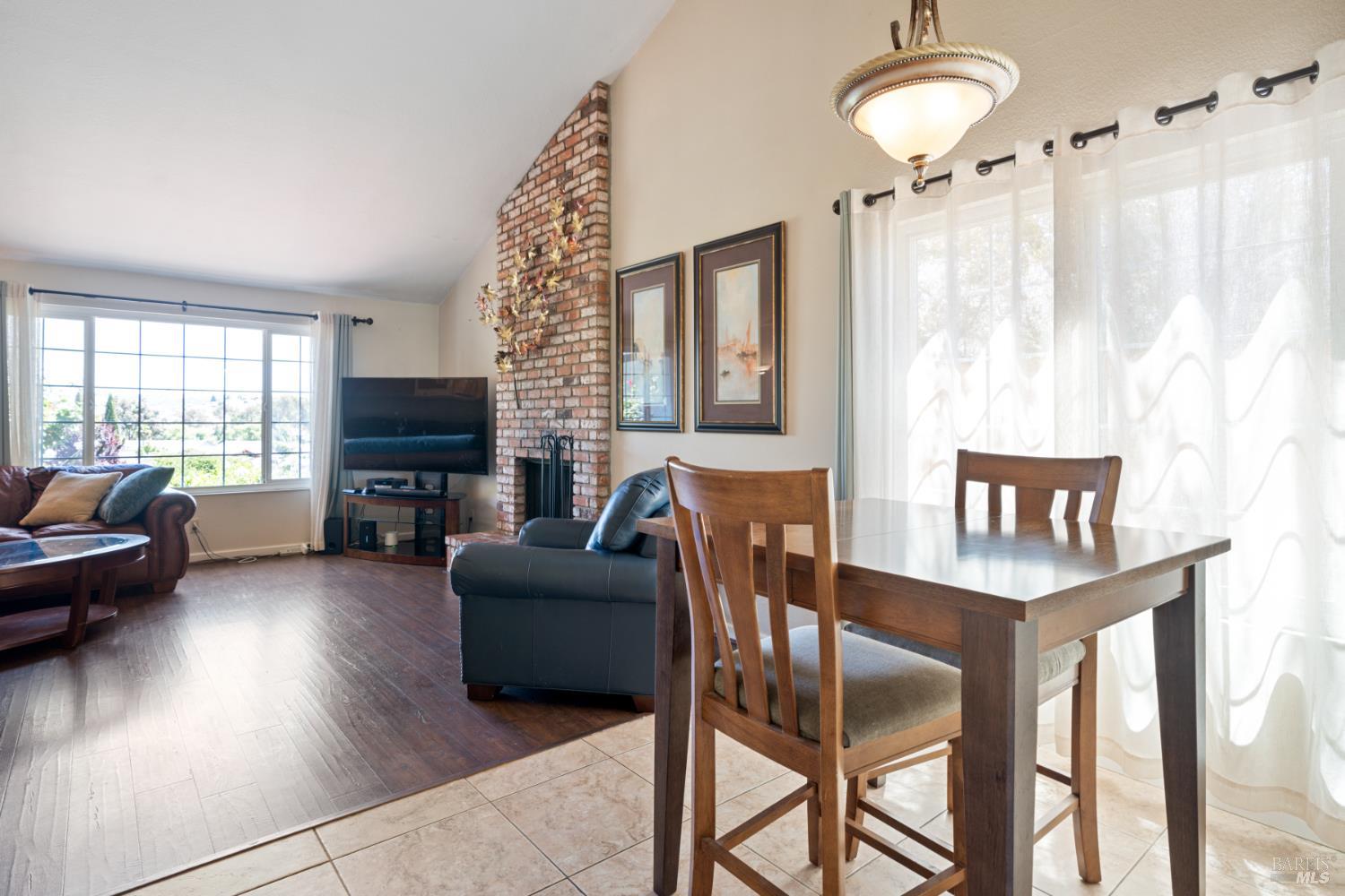 Detail Gallery Image 6 of 52 For 124 Hydrangea Ct, Vallejo,  CA 94591 - 4 Beds | 2/1 Baths
