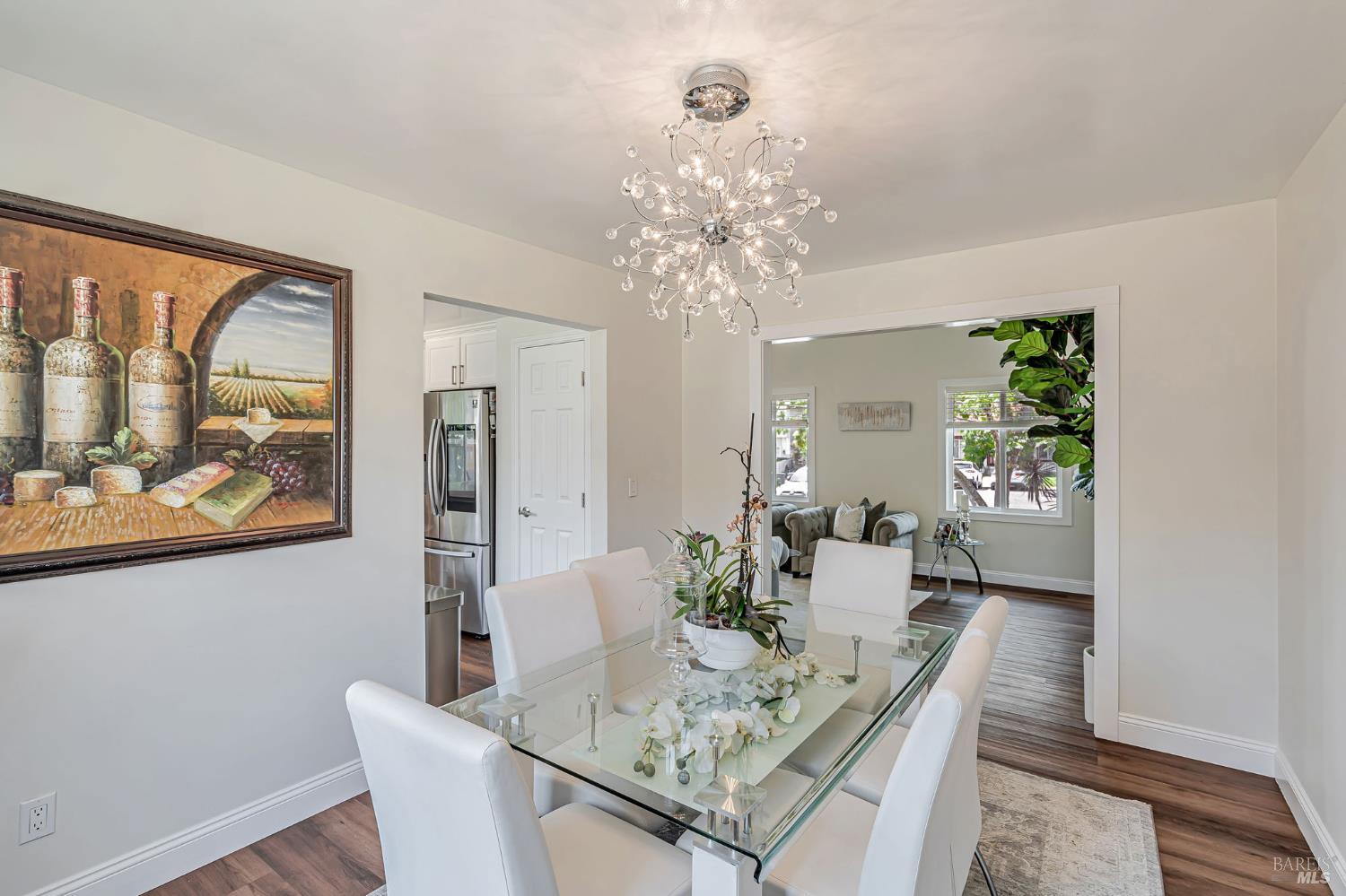 Detail Gallery Image 13 of 40 For 1704 Granada Ct, Petaluma,  CA 94954 - 5 Beds | 2/1 Baths
