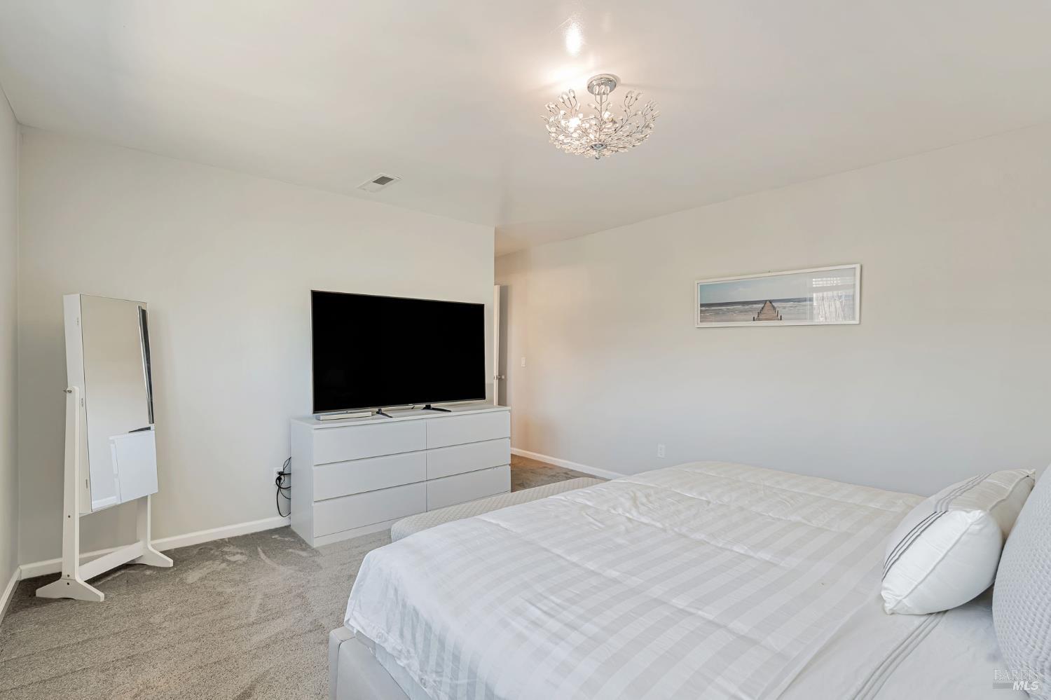 Detail Gallery Image 20 of 40 For 1704 Granada Ct, Petaluma,  CA 94954 - 5 Beds | 2/1 Baths