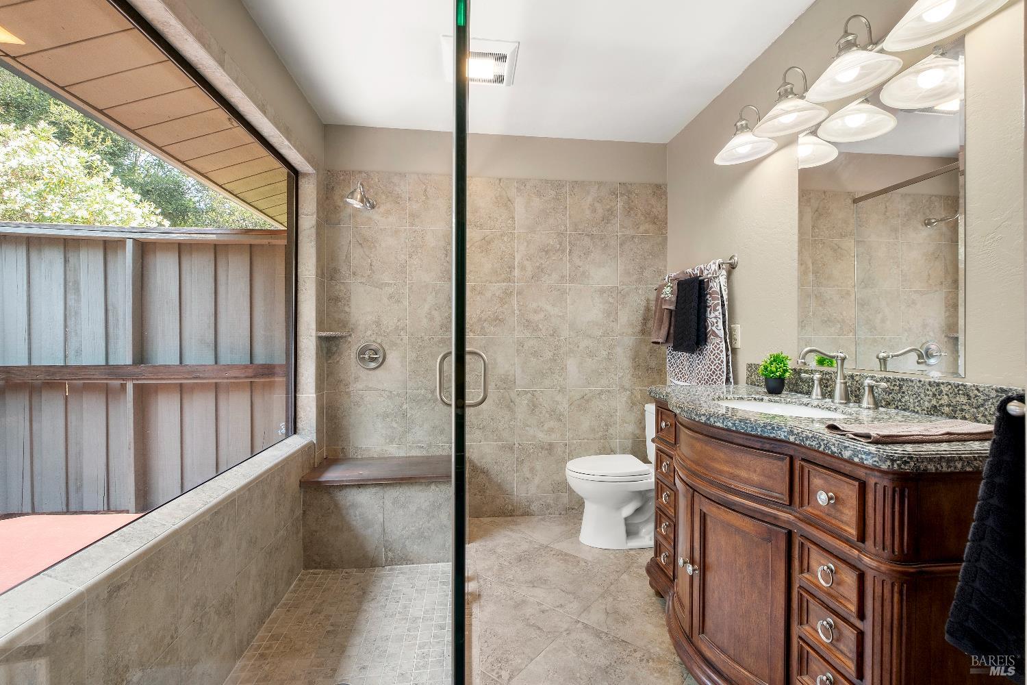 Detail Gallery Image 12 of 22 For 607 Bugeia Ln, Novato,  CA 94945 - 5 Beds | 3 Baths