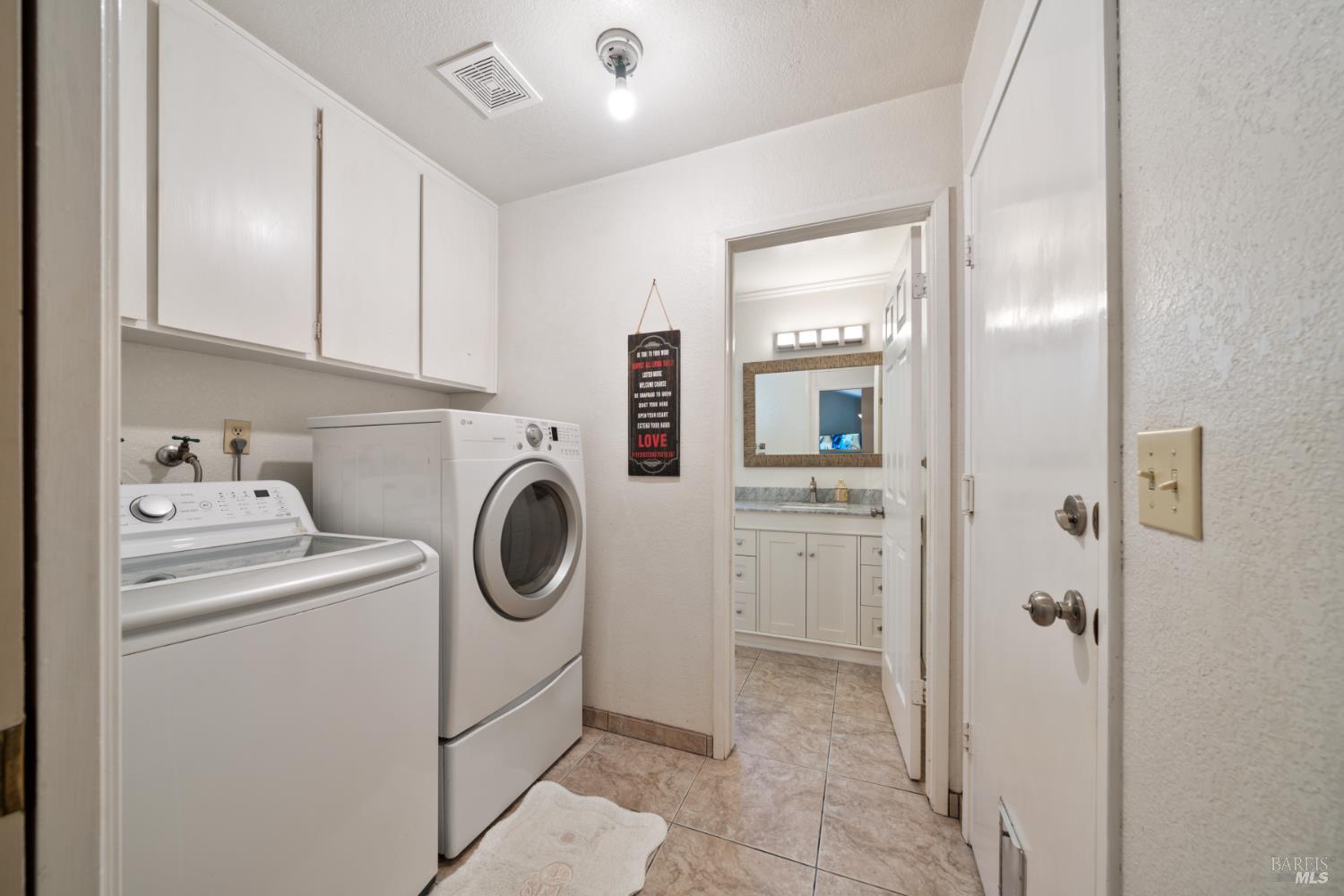 Detail Gallery Image 18 of 52 For 124 Hydrangea Ct, Vallejo,  CA 94591 - 4 Beds | 2/1 Baths