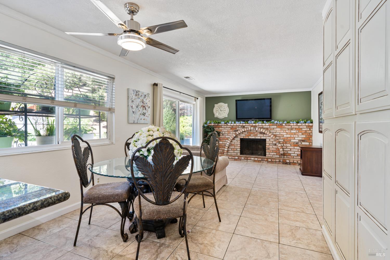 Detail Gallery Image 12 of 52 For 124 Hydrangea Ct, Vallejo,  CA 94591 - 4 Beds | 2/1 Baths