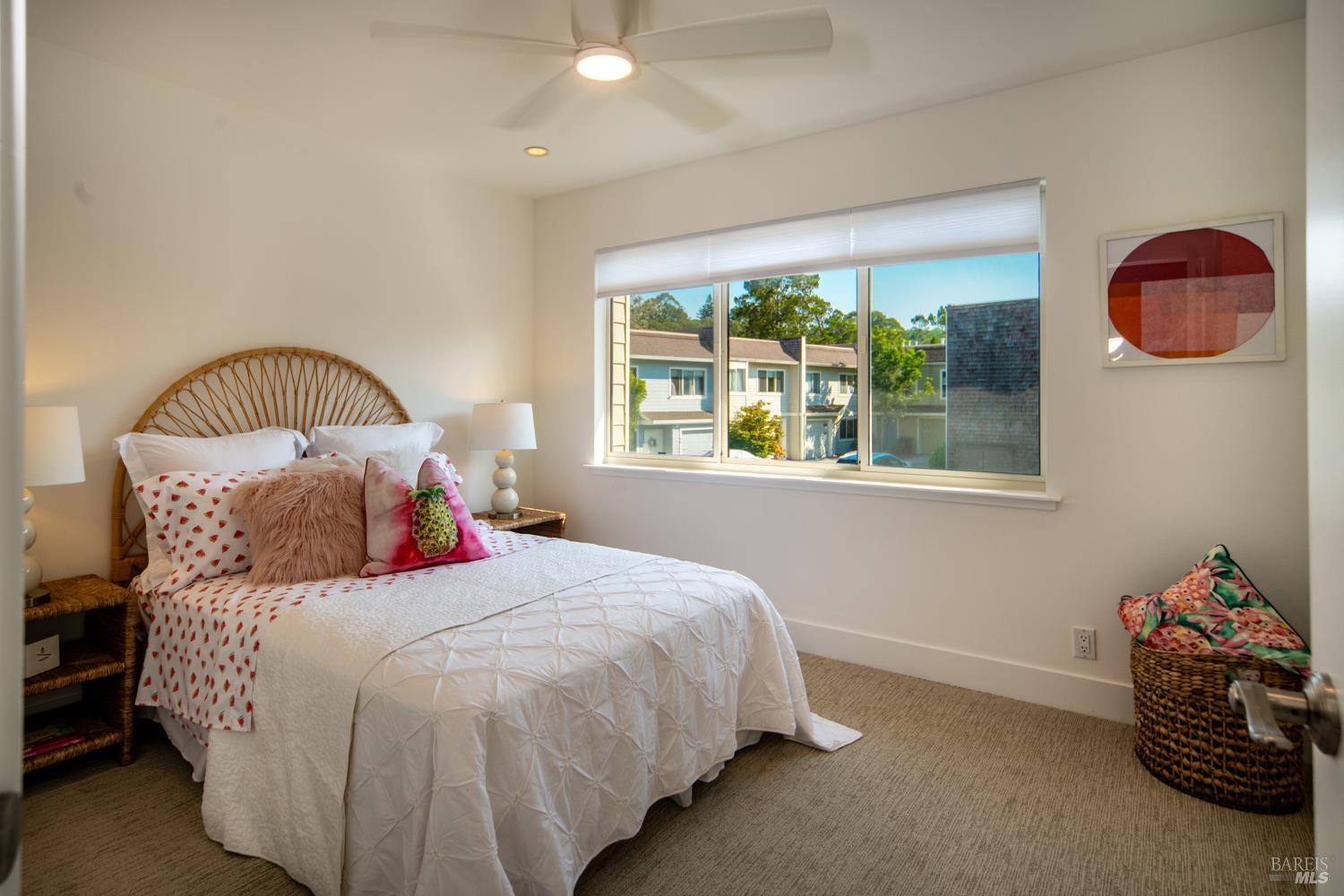Detail Gallery Image 27 of 67 For 89 Mariner Green Dr, Corte Madera,  CA 94925 - 4 Beds | 2/1 Baths
