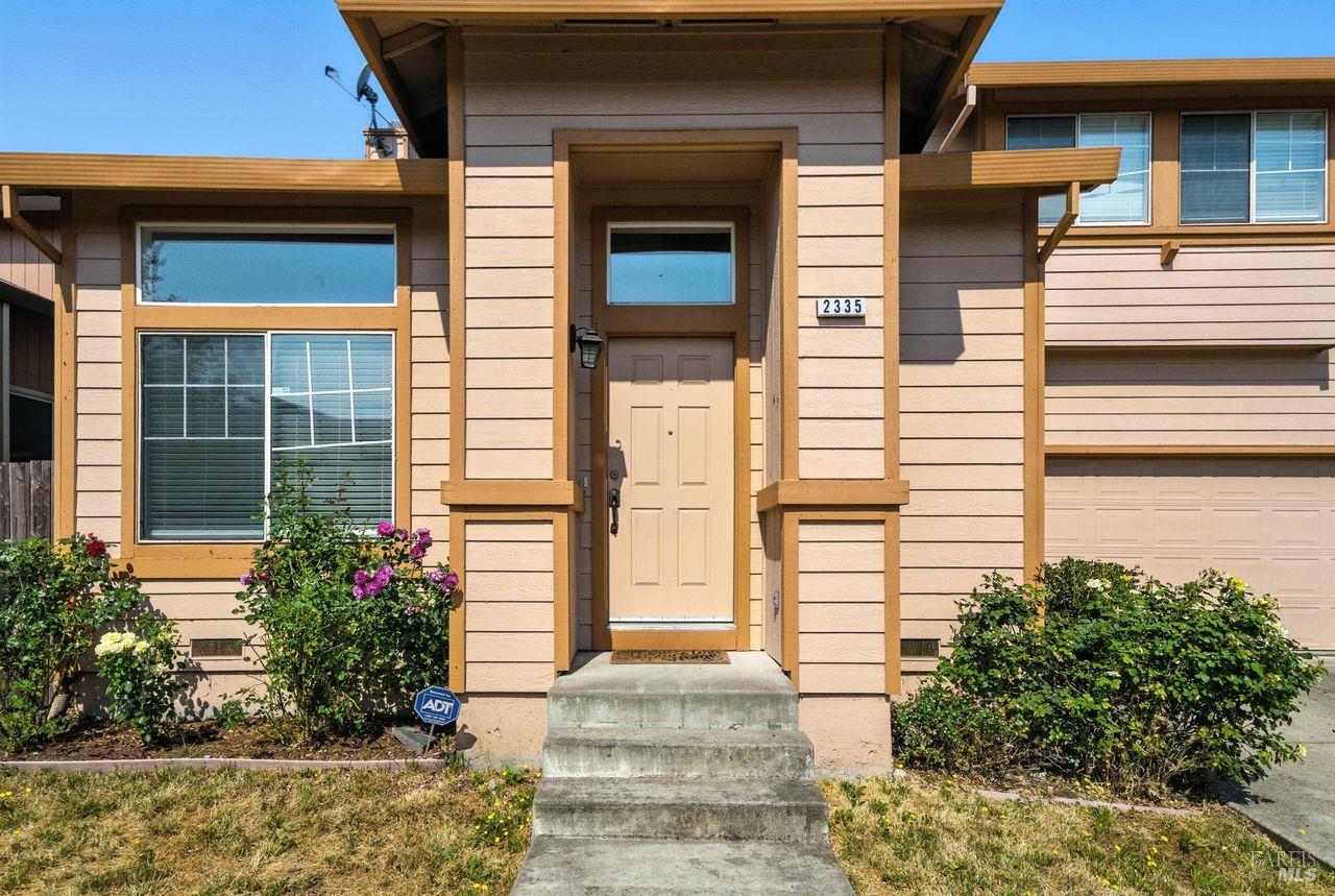 Detail Gallery Image 2 of 22 For 2335 Turquoise Way, Santa Rosa,  CA 95404 - 4 Beds | 2/1 Baths