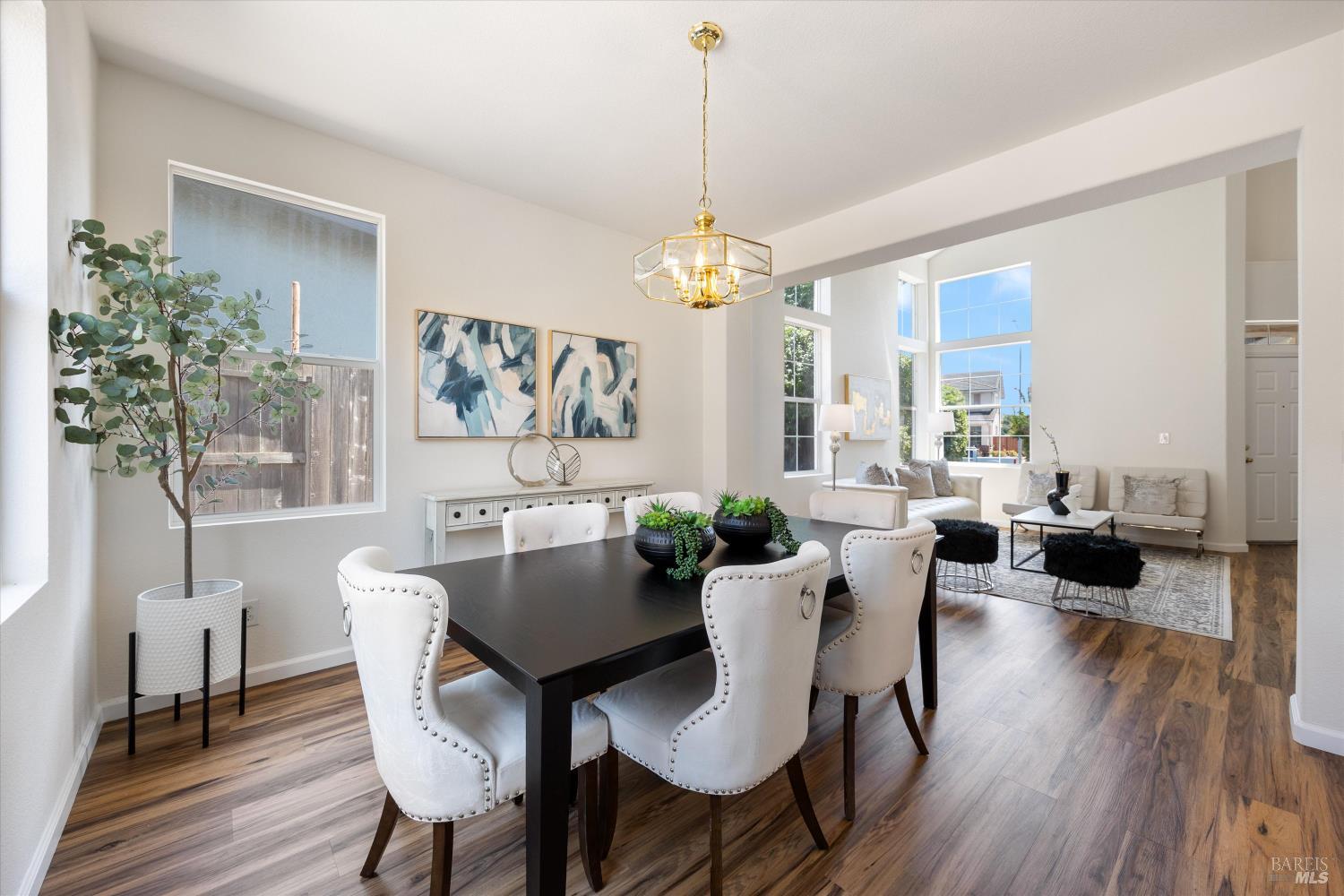 Detail Gallery Image 8 of 56 For 6243 Pebble Beach Dr, Vallejo,  CA 94591 - 4 Beds | 3 Baths