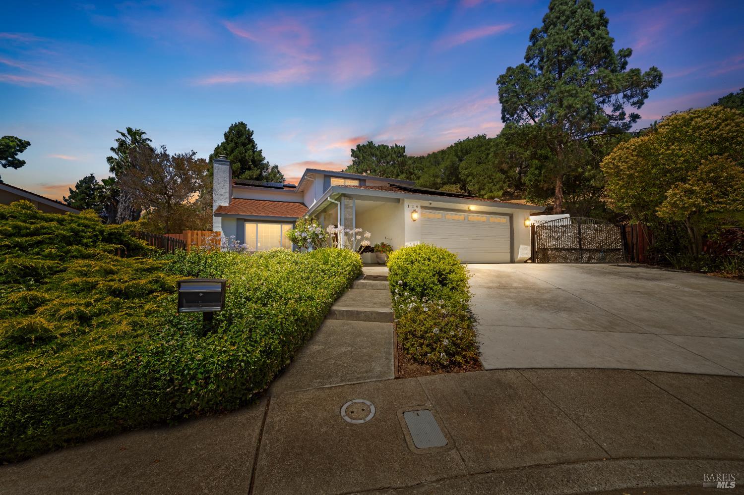 Detail Gallery Image 2 of 52 For 124 Hydrangea Ct, Vallejo,  CA 94591 - 4 Beds | 2/1 Baths