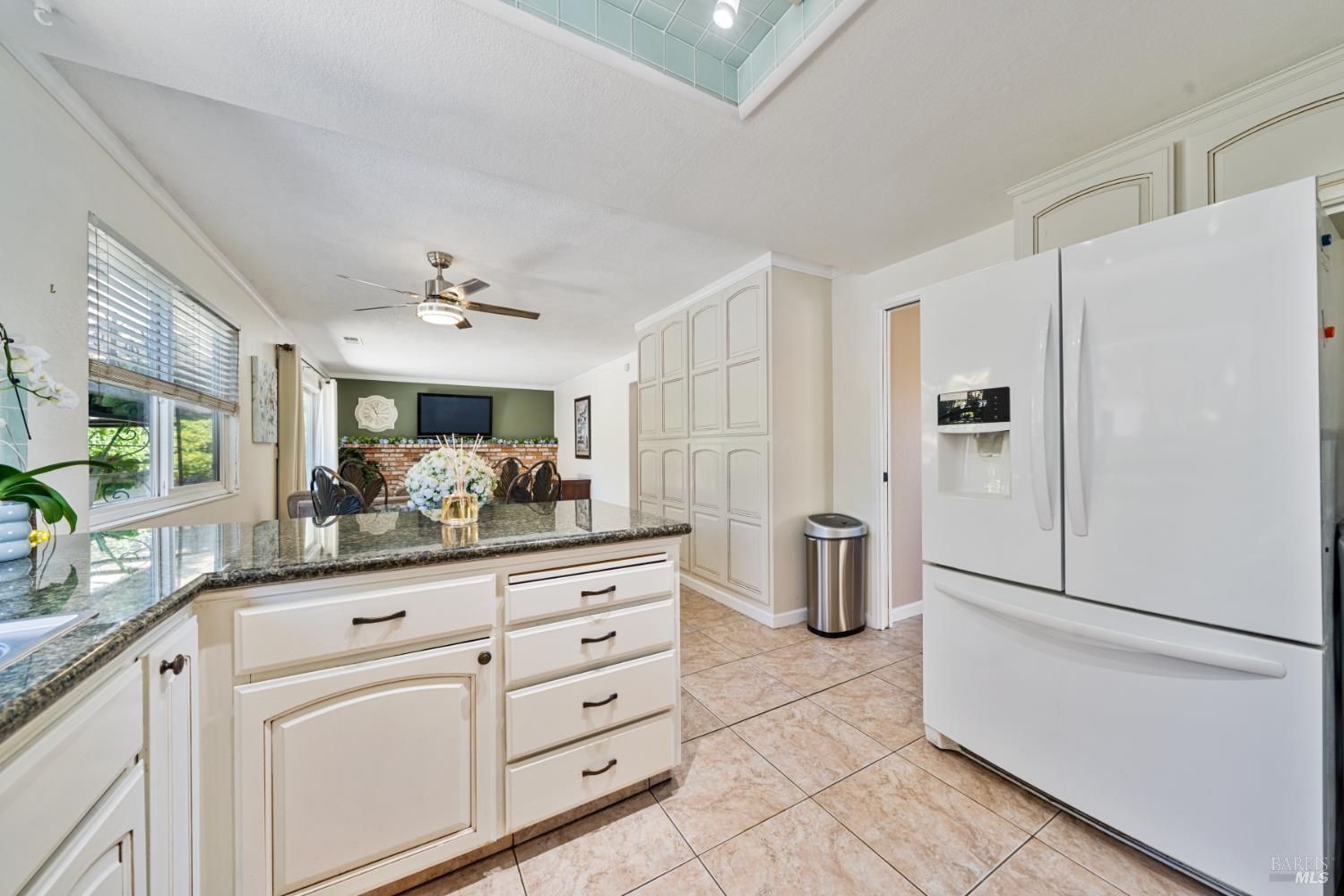 Detail Gallery Image 10 of 52 For 124 Hydrangea Ct, Vallejo,  CA 94591 - 4 Beds | 2/1 Baths