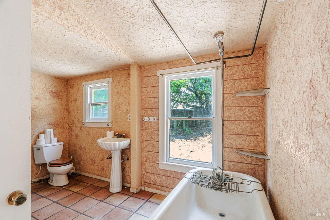 Detail Gallery Image 21 of 43 For 2690 Meier Rd, Sebastopol,  CA 95472 - 2 Beds | 1/1 Baths