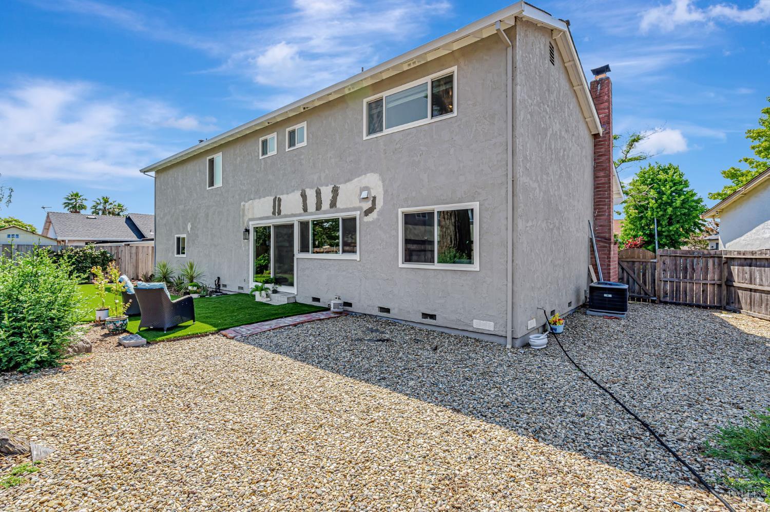 Detail Gallery Image 36 of 40 For 1704 Granada Ct, Petaluma,  CA 94954 - 5 Beds | 2/1 Baths