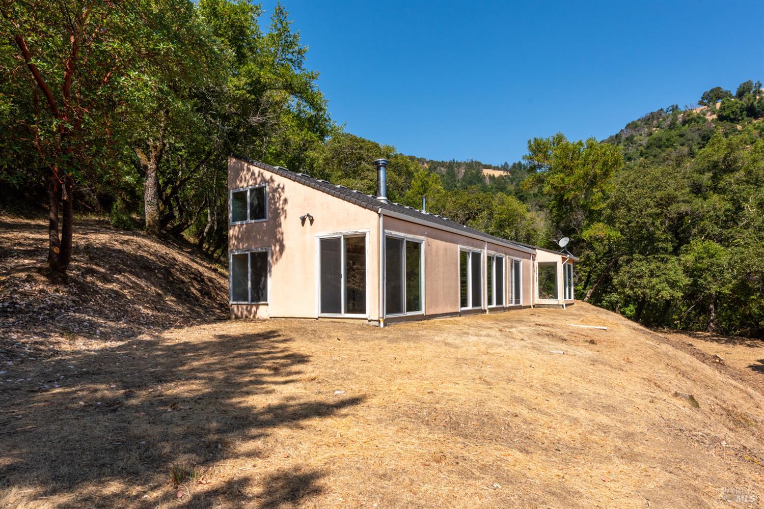 Detail Gallery Image 2 of 24 For 510 Wall Rd, Napa,  CA 94558 - 3 Beds | 2 Baths