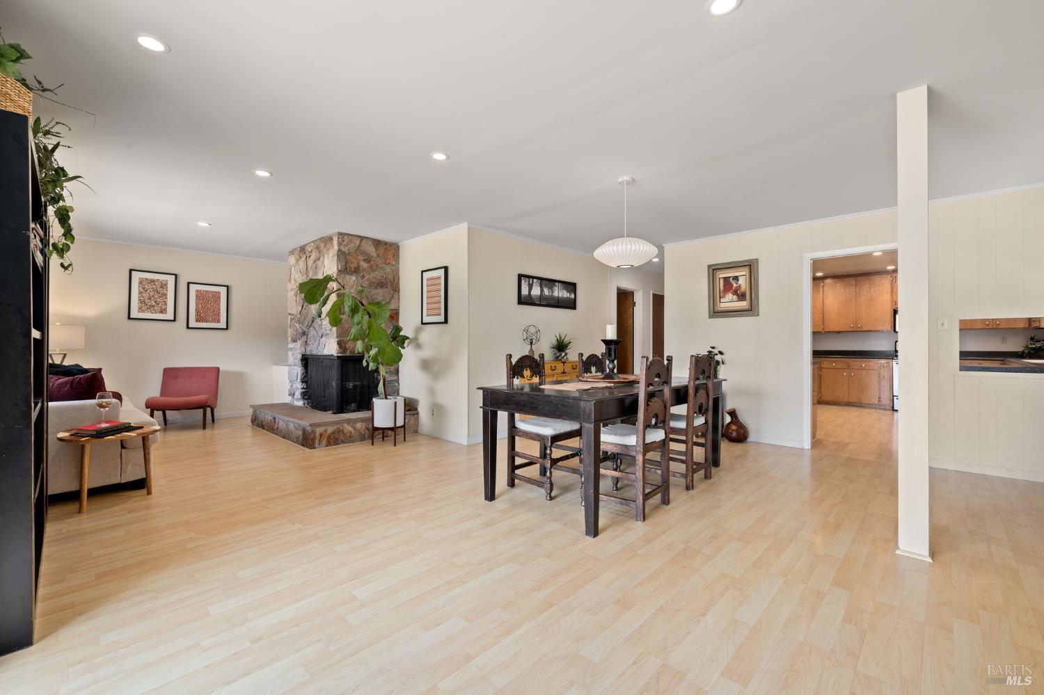 Detail Gallery Image 10 of 44 For 249 Orchard Ln, Penngrove,  CA 94951 - 3 Beds | 2 Baths