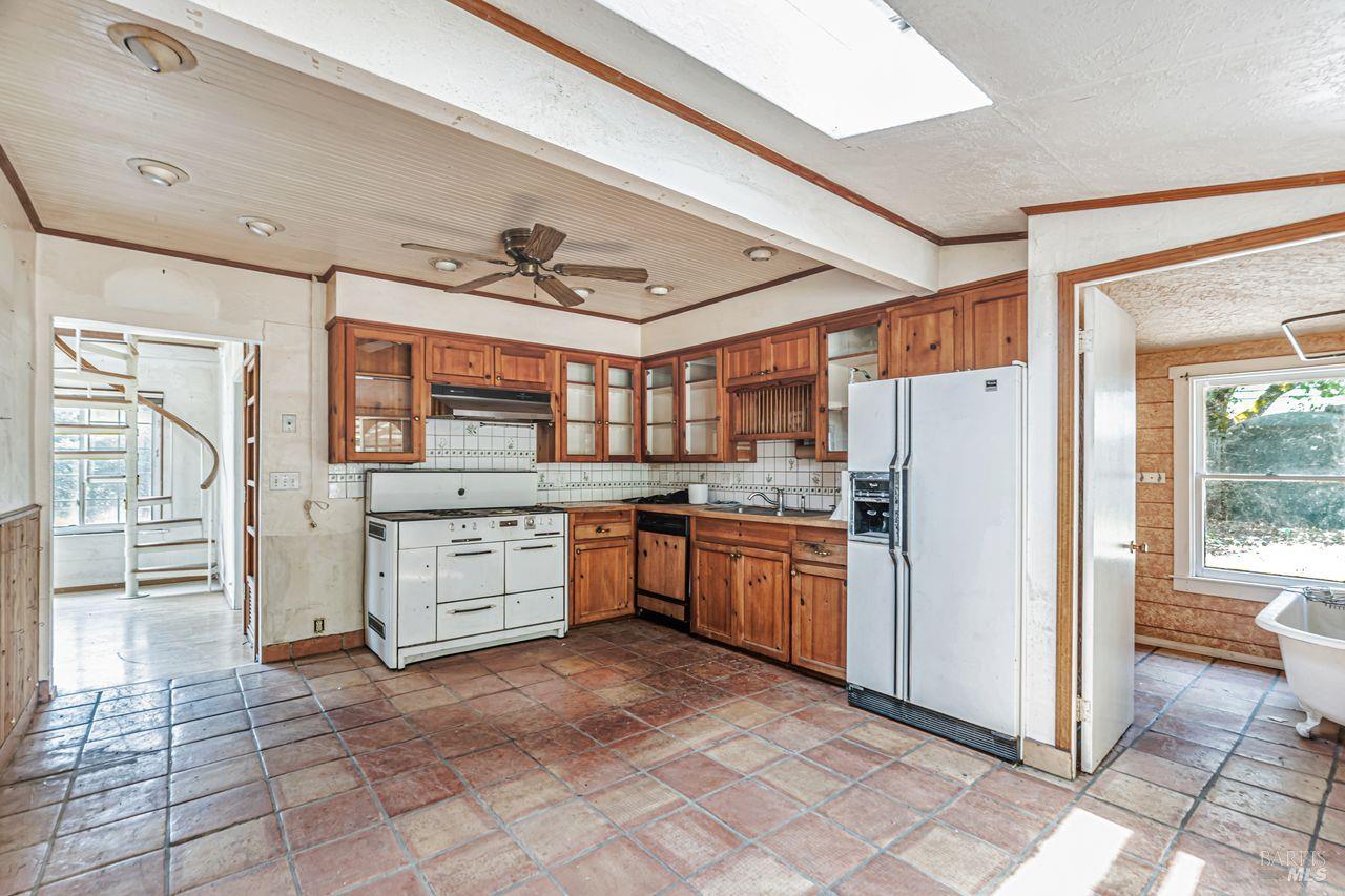 Detail Gallery Image 8 of 43 For 2690 Meier Rd, Sebastopol,  CA 95472 - 2 Beds | 1/1 Baths