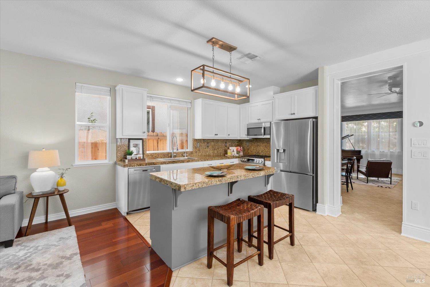 Detail Gallery Image 8 of 34 For 621 Greentree Cir, Fairfield,  CA 94534 - 3 Beds | 2/1 Baths