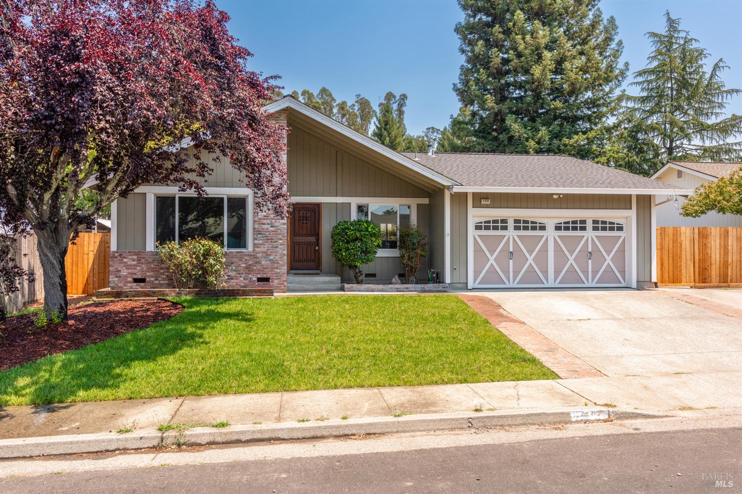 Detail Gallery Image 1 of 26 For 5330 Arnica Way, Santa Rosa,  CA 95403 - 4 Beds | 2 Baths