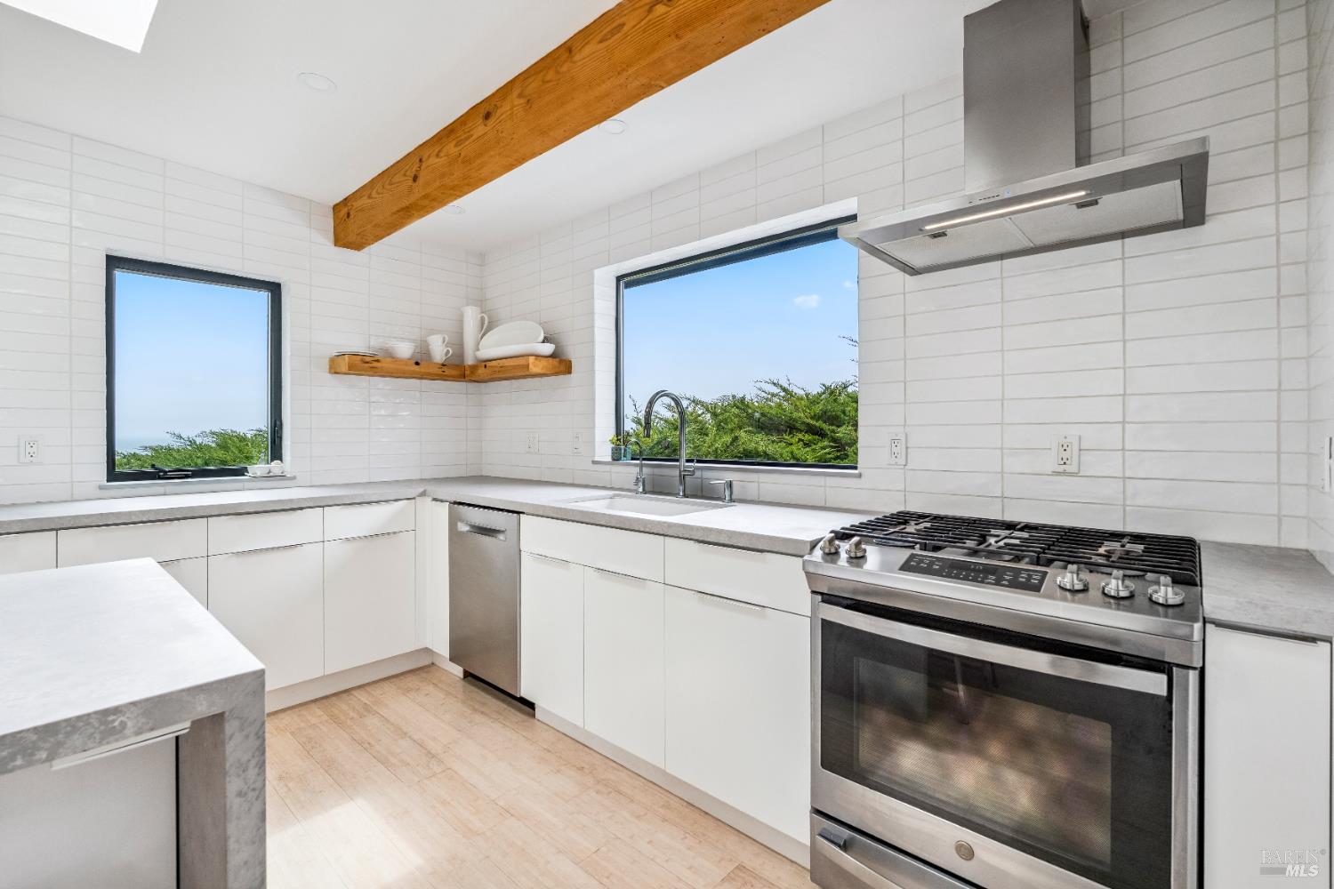 Detail Gallery Image 20 of 46 For 20920 Grebe Ct, Bodega Bay,  CA 94923 - 4 Beds | 3/1 Baths