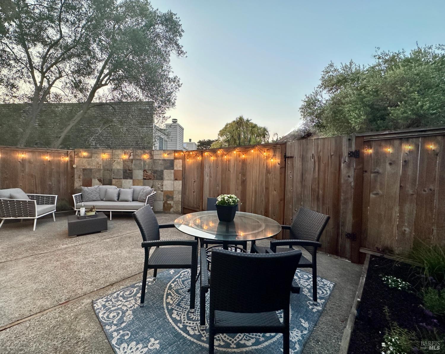 Detail Gallery Image 17 of 67 For 89 Mariner Green Dr, Corte Madera,  CA 94925 - 4 Beds | 2/1 Baths