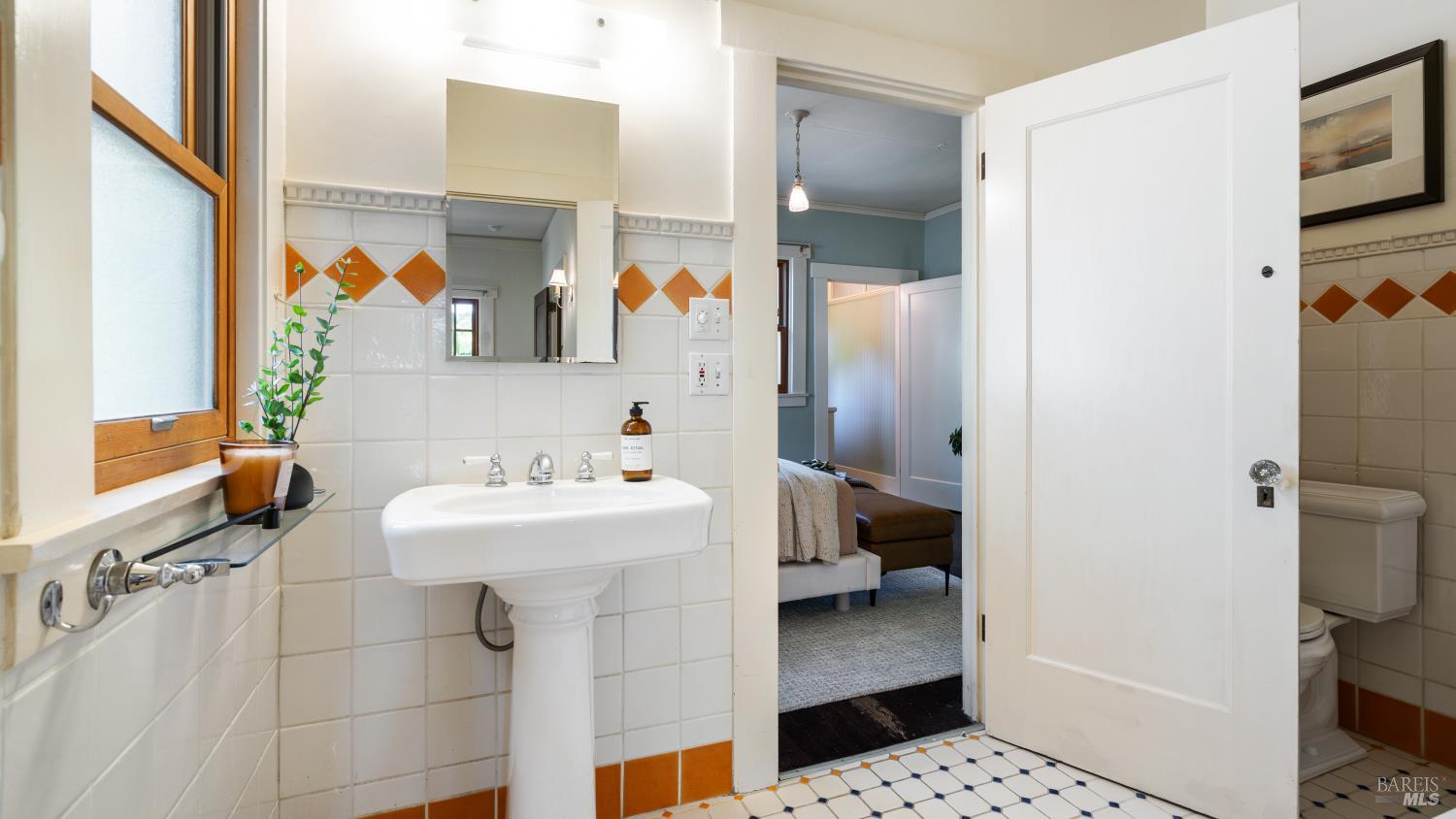 Detail Gallery Image 25 of 64 For 306 Howard St, Petaluma,  CA 94952 - 2 Beds | 1/1 Baths