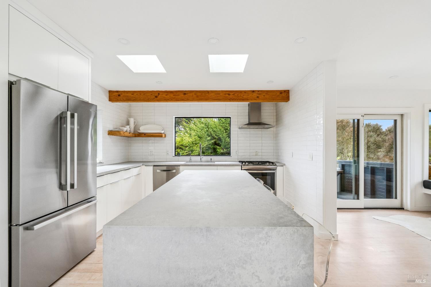 Detail Gallery Image 16 of 46 For 20920 Grebe Ct, Bodega Bay,  CA 94923 - 4 Beds | 3/1 Baths
