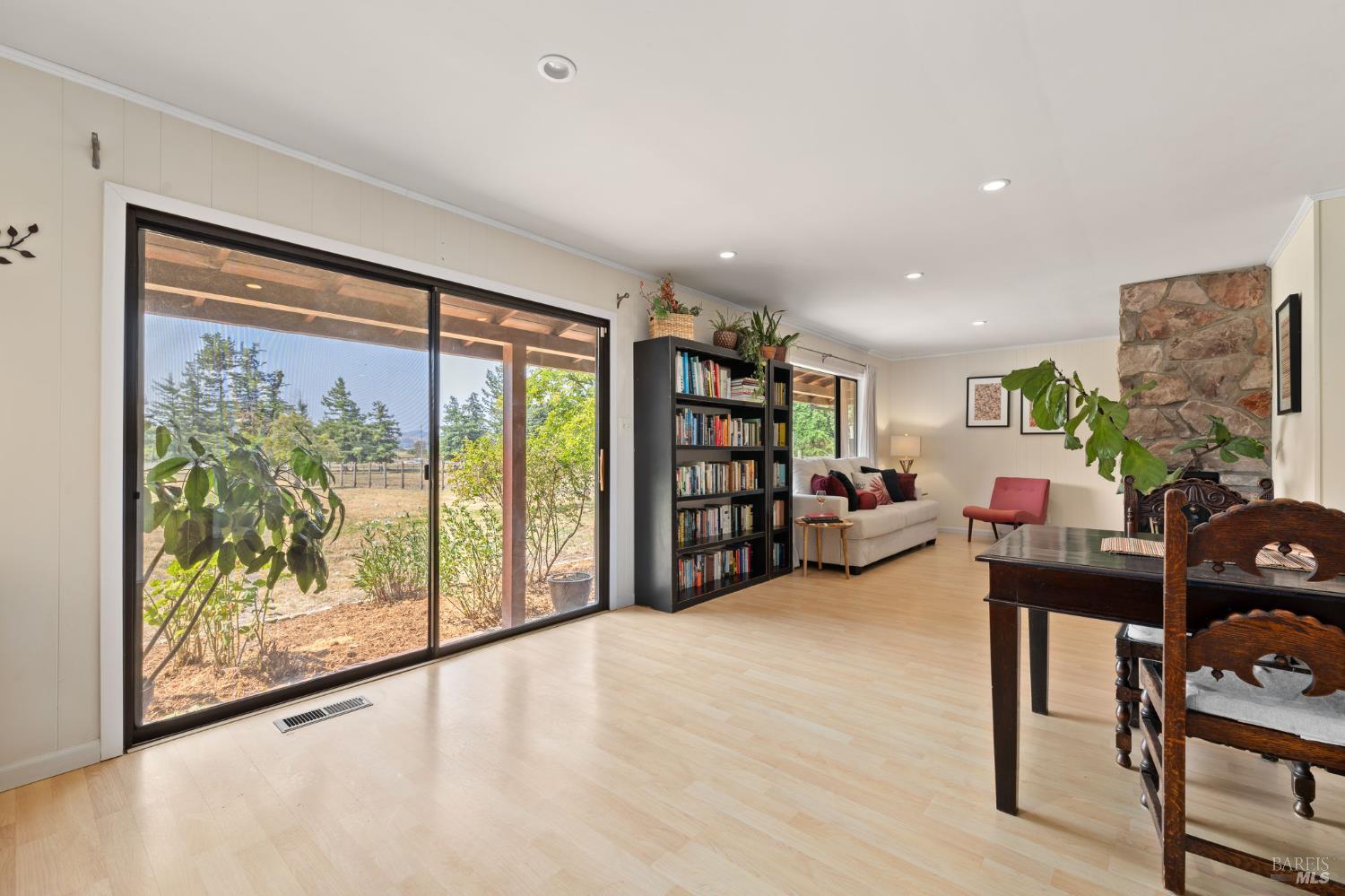 Detail Gallery Image 9 of 44 For 249 Orchard Ln, Penngrove,  CA 94951 - 3 Beds | 2 Baths