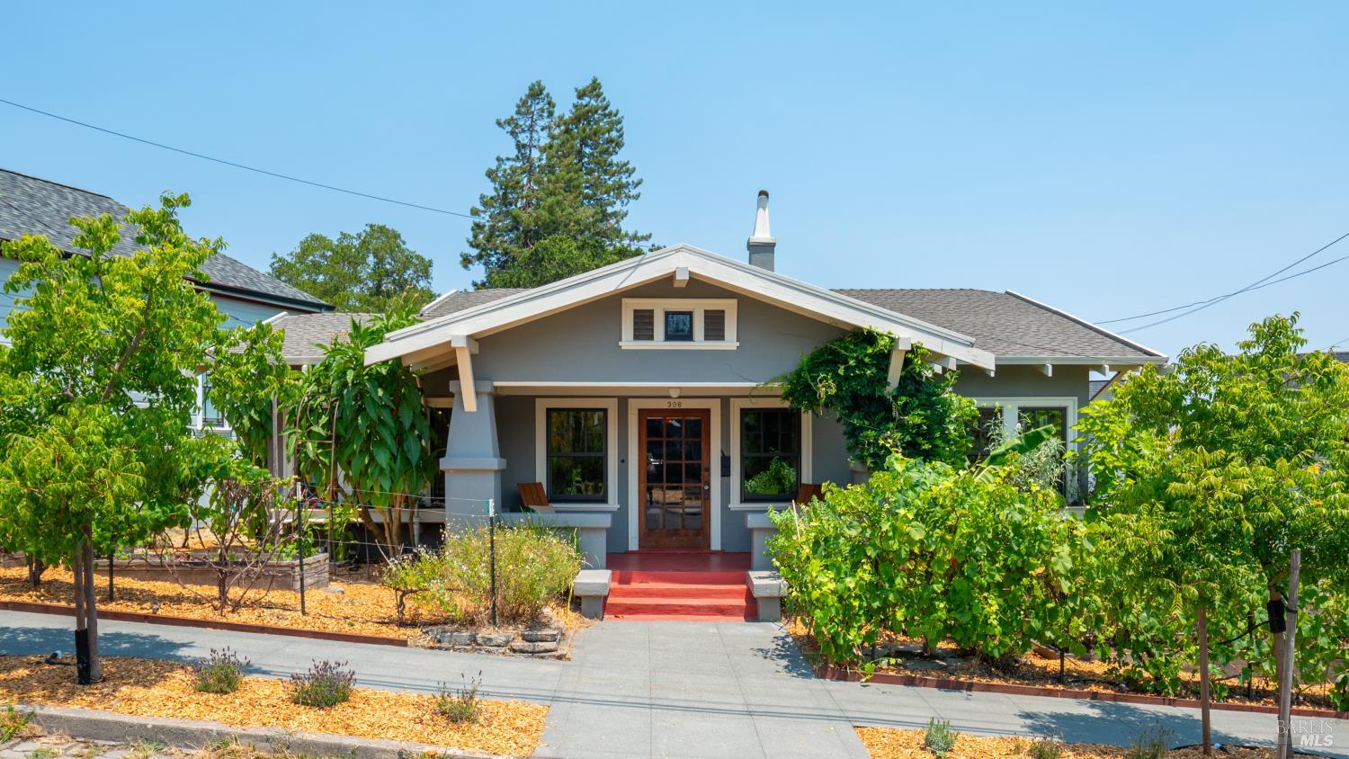 Detail Gallery Image 10 of 64 For 306 Howard St, Petaluma,  CA 94952 - 2 Beds | 1/1 Baths