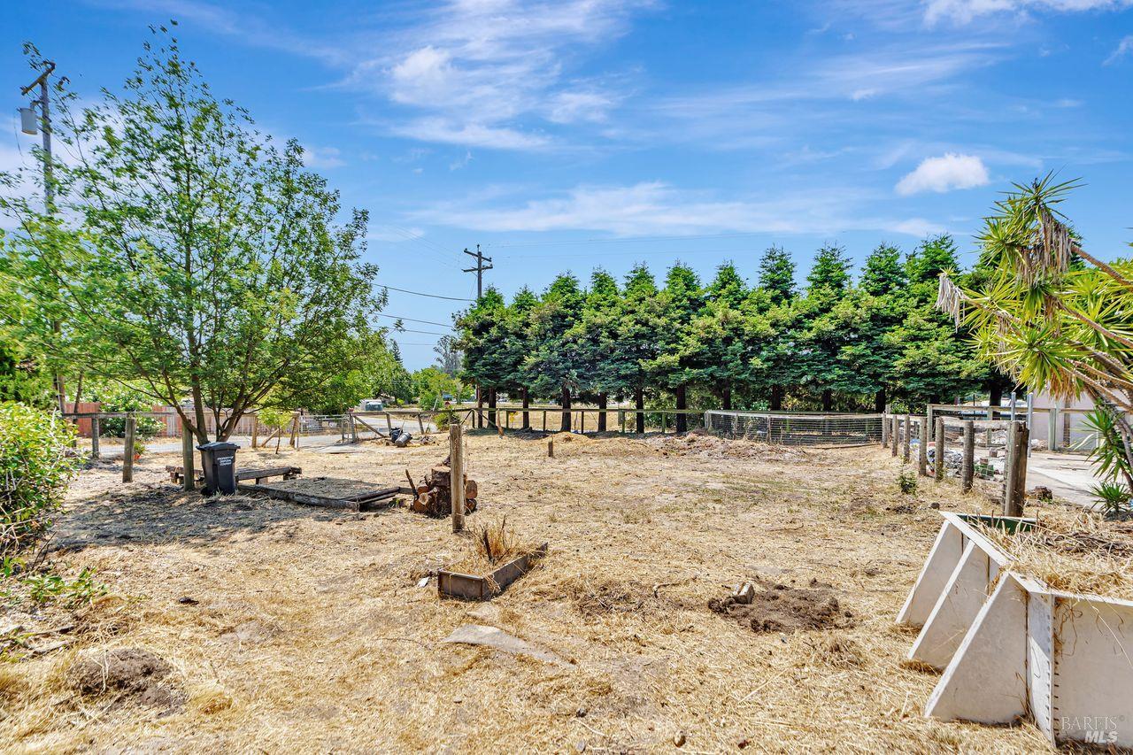 Detail Gallery Image 40 of 43 For 2690 Meier Rd, Sebastopol,  CA 95472 - 2 Beds | 1/1 Baths