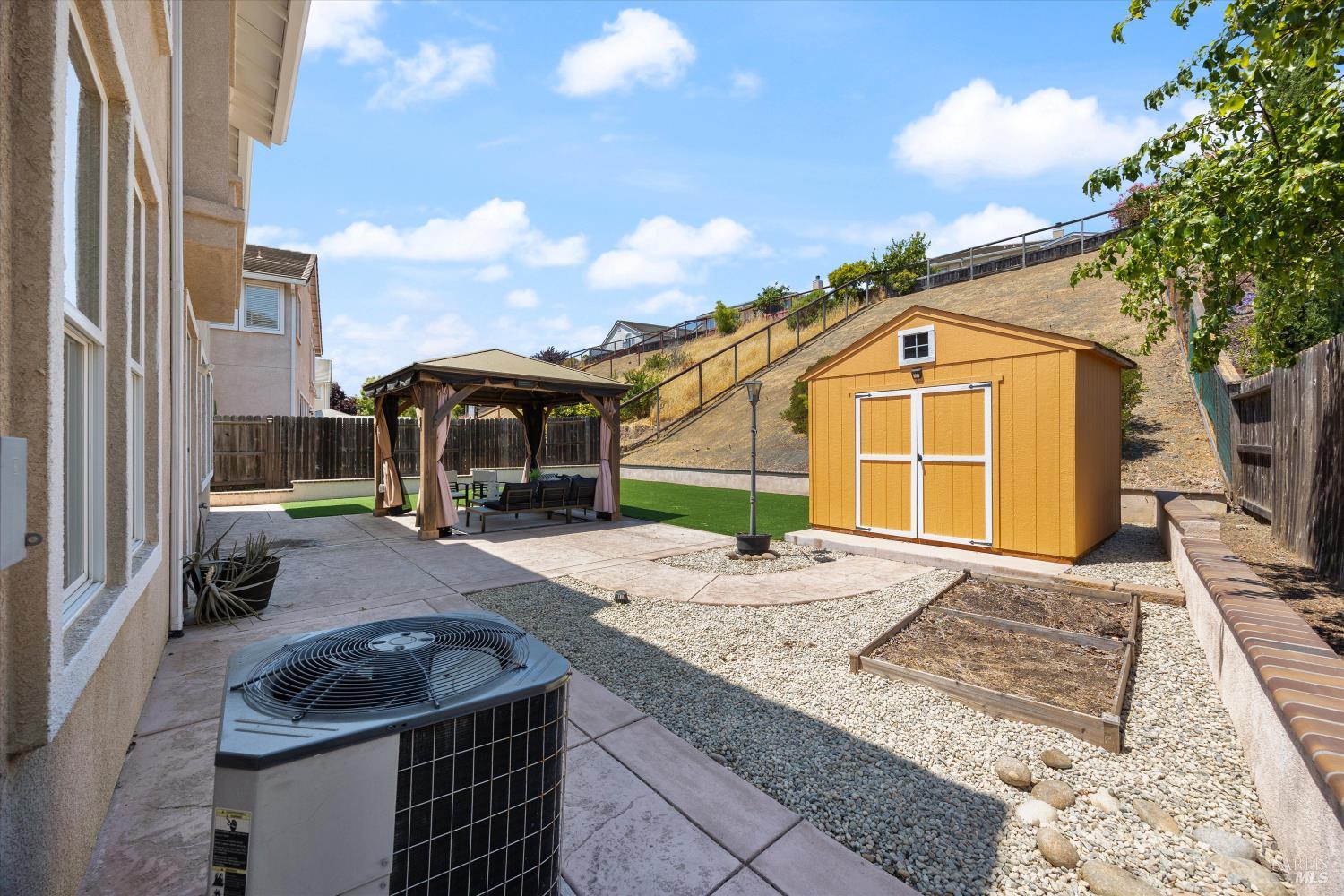 Detail Gallery Image 42 of 56 For 6243 Pebble Beach Dr, Vallejo,  CA 94591 - 4 Beds | 3 Baths