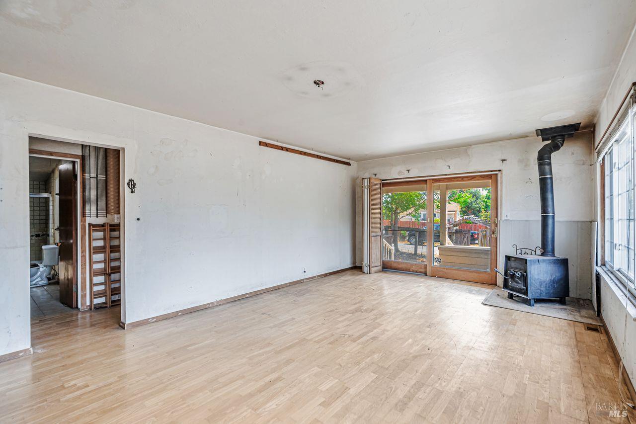 Detail Gallery Image 12 of 43 For 2690 Meier Rd, Sebastopol,  CA 95472 - 2 Beds | 1/1 Baths
