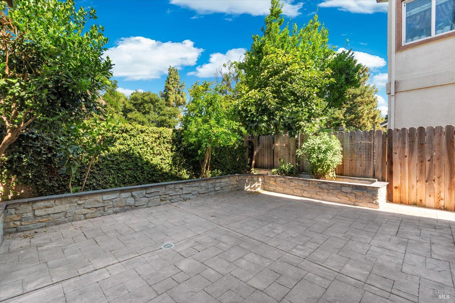 Detail Gallery Image 25 of 34 For 621 Greentree Cir, Fairfield,  CA 94534 - 3 Beds | 2/1 Baths