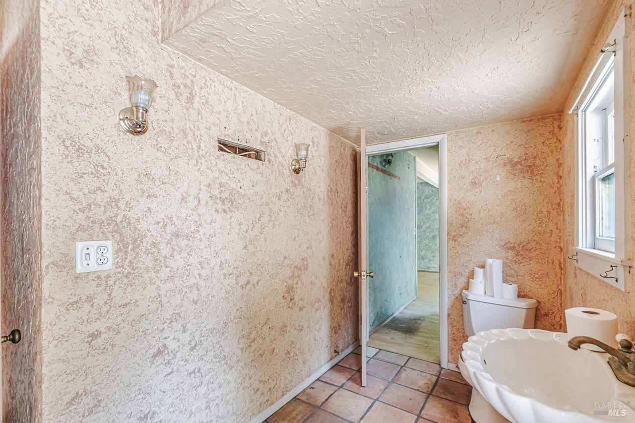 Detail Gallery Image 22 of 43 For 2690 Meier Rd, Sebastopol,  CA 95472 - 2 Beds | 1/1 Baths