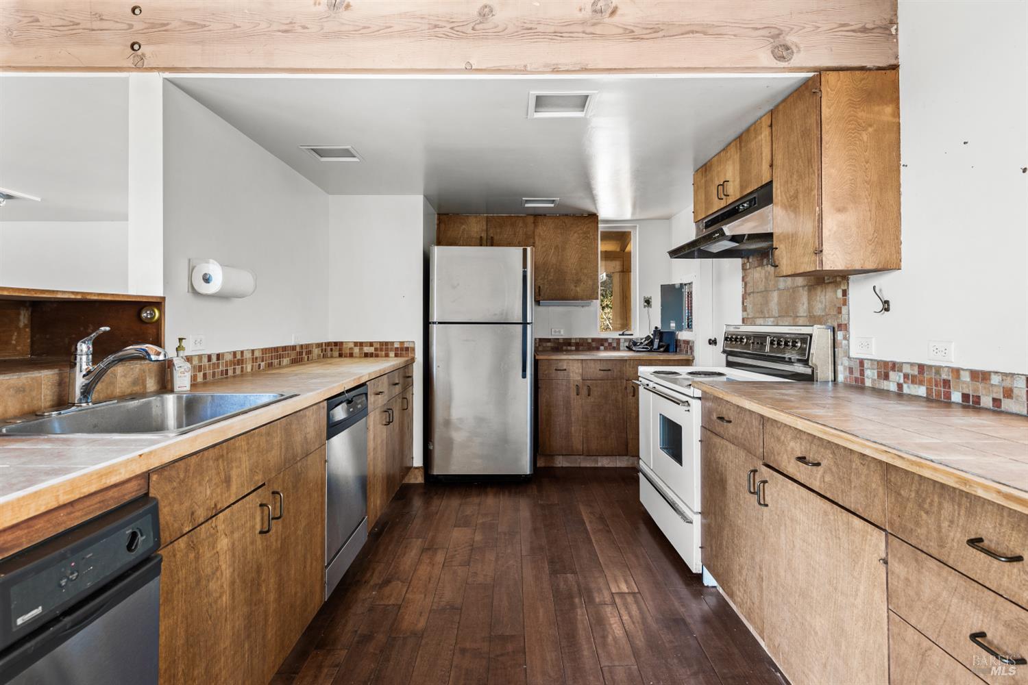 Detail Gallery Image 9 of 24 For 510 Wall Rd, Napa,  CA 94558 - 3 Beds | 2 Baths