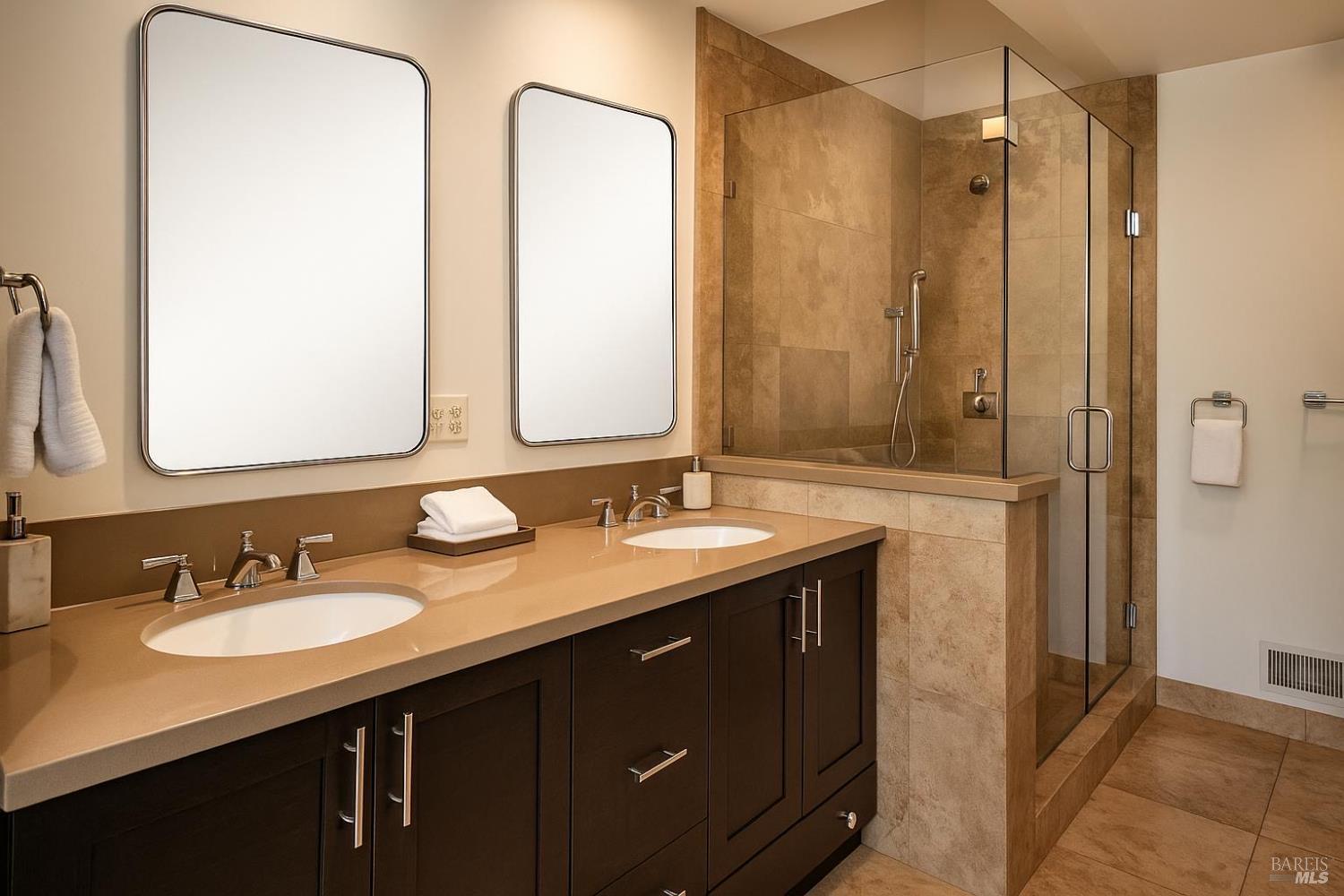 Detail Gallery Image 22 of 67 For 89 Mariner Green Dr, Corte Madera,  CA 94925 - 4 Beds | 2/1 Baths