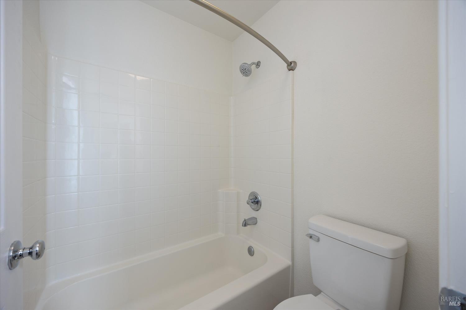 Detail Gallery Image 38 of 56 For 6243 Pebble Beach Dr, Vallejo,  CA 94591 - 4 Beds | 3 Baths