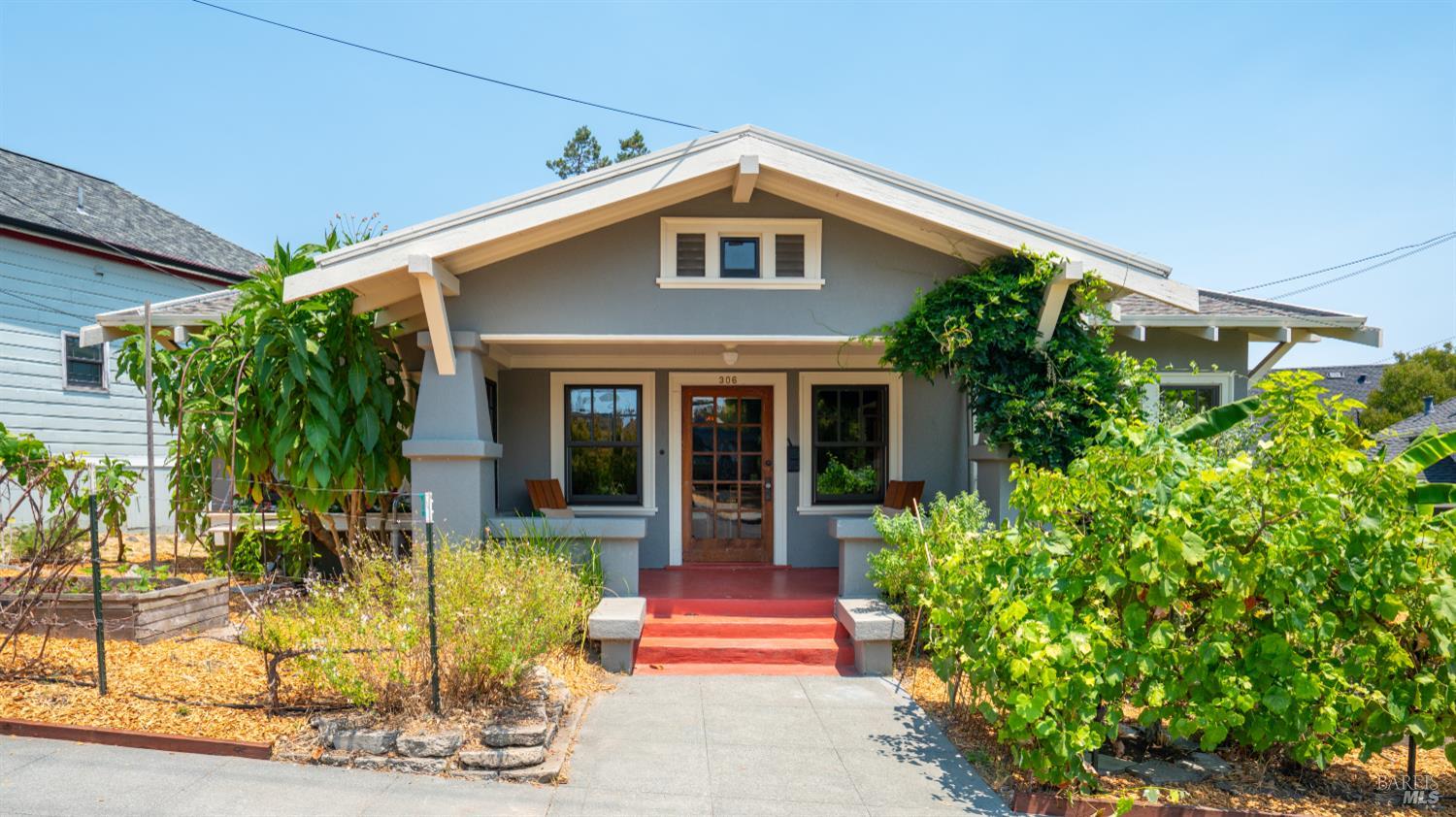 Detail Gallery Image 7 of 64 For 306 Howard St, Petaluma,  CA 94952 - 2 Beds | 1/1 Baths