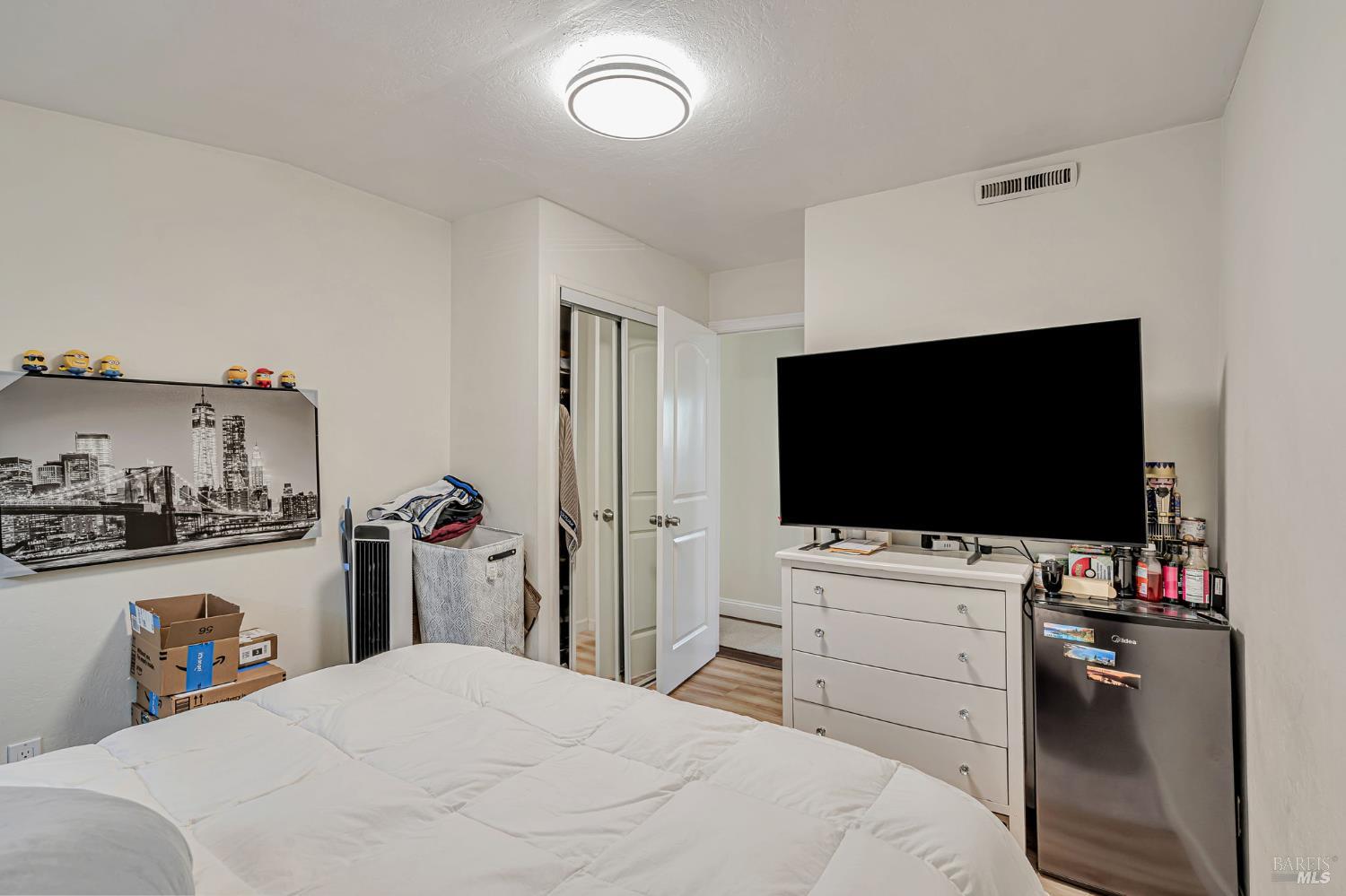 Detail Gallery Image 24 of 40 For 1704 Granada Ct, Petaluma,  CA 94954 - 5 Beds | 2/1 Baths