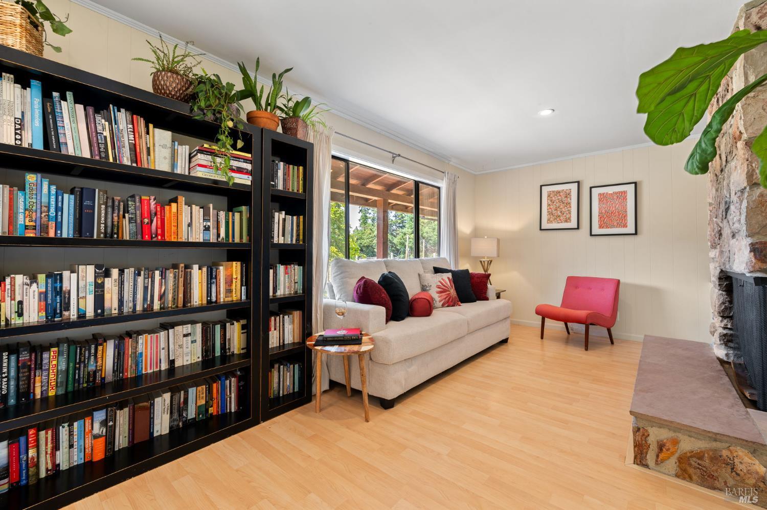 Detail Gallery Image 14 of 44 For 249 Orchard Ln, Penngrove,  CA 94951 - 3 Beds | 2 Baths