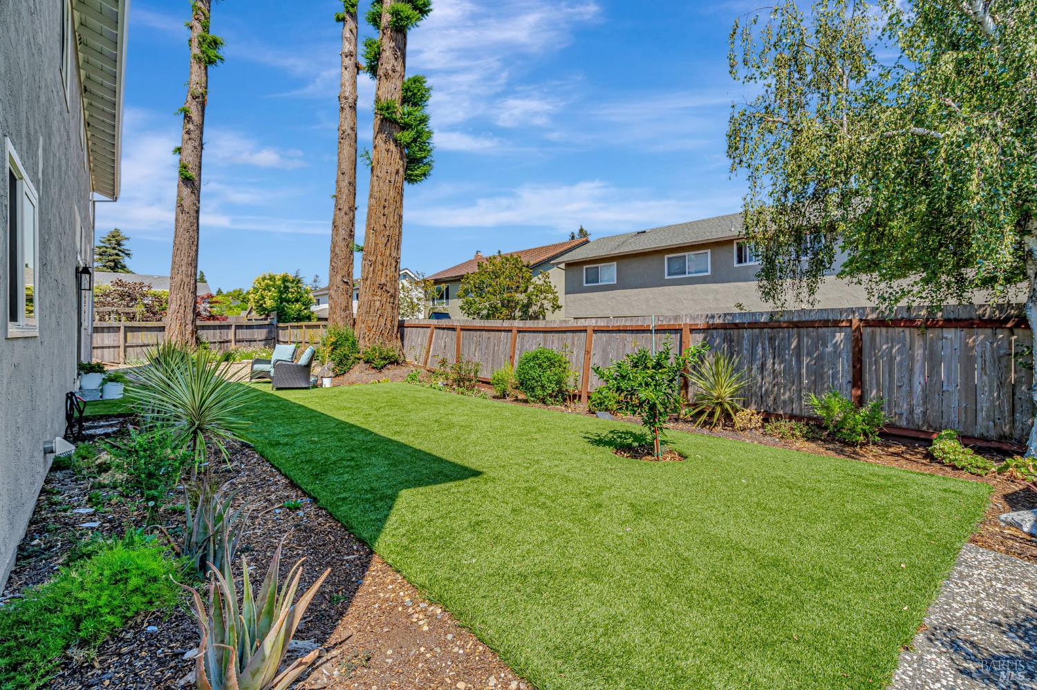 Detail Gallery Image 38 of 40 For 1704 Granada Ct, Petaluma,  CA 94954 - 5 Beds | 2/1 Baths